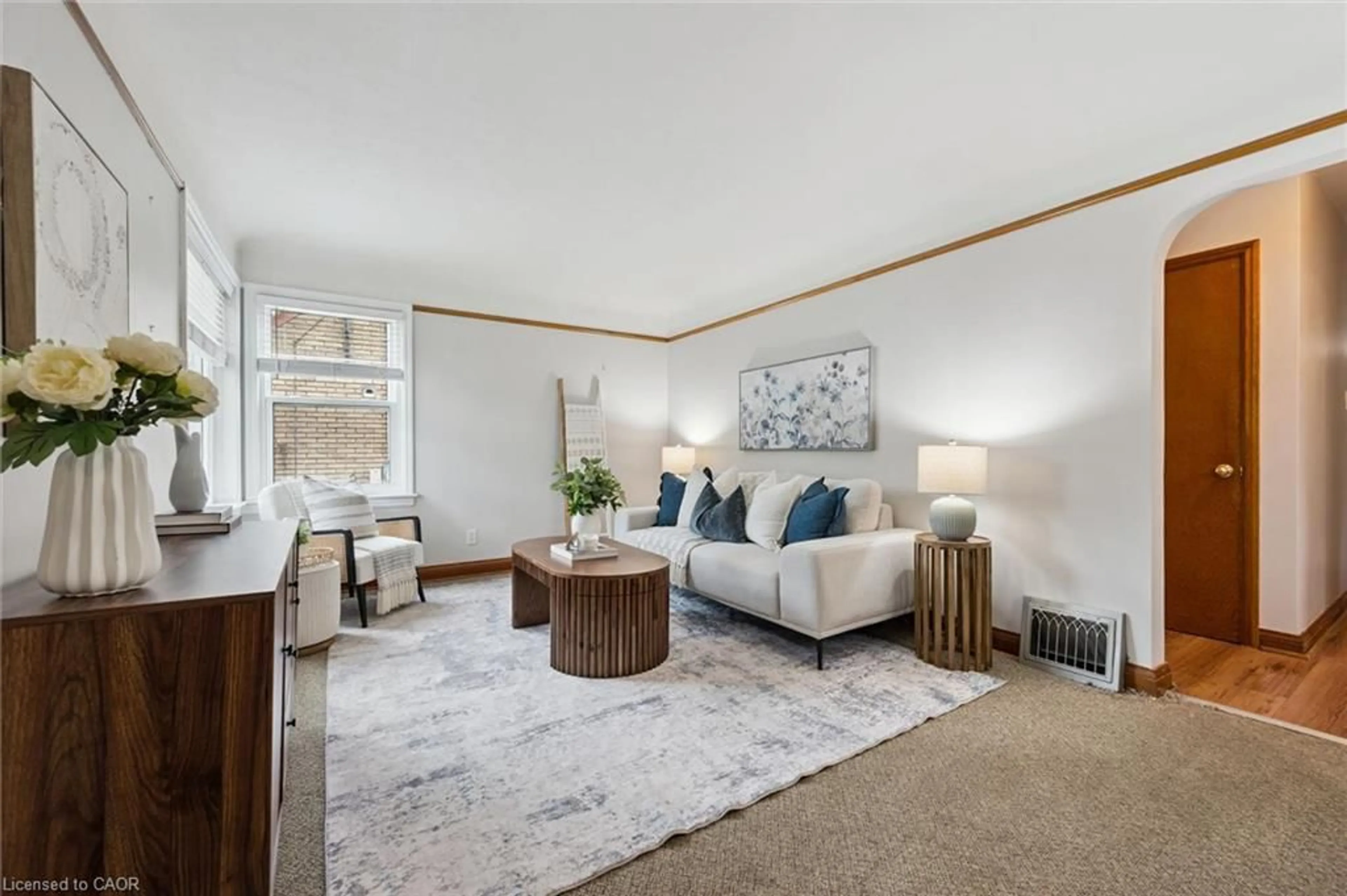 Living room with furniture, unknown for 35 Acacia St, Kitchener Ontario N2G 3B1