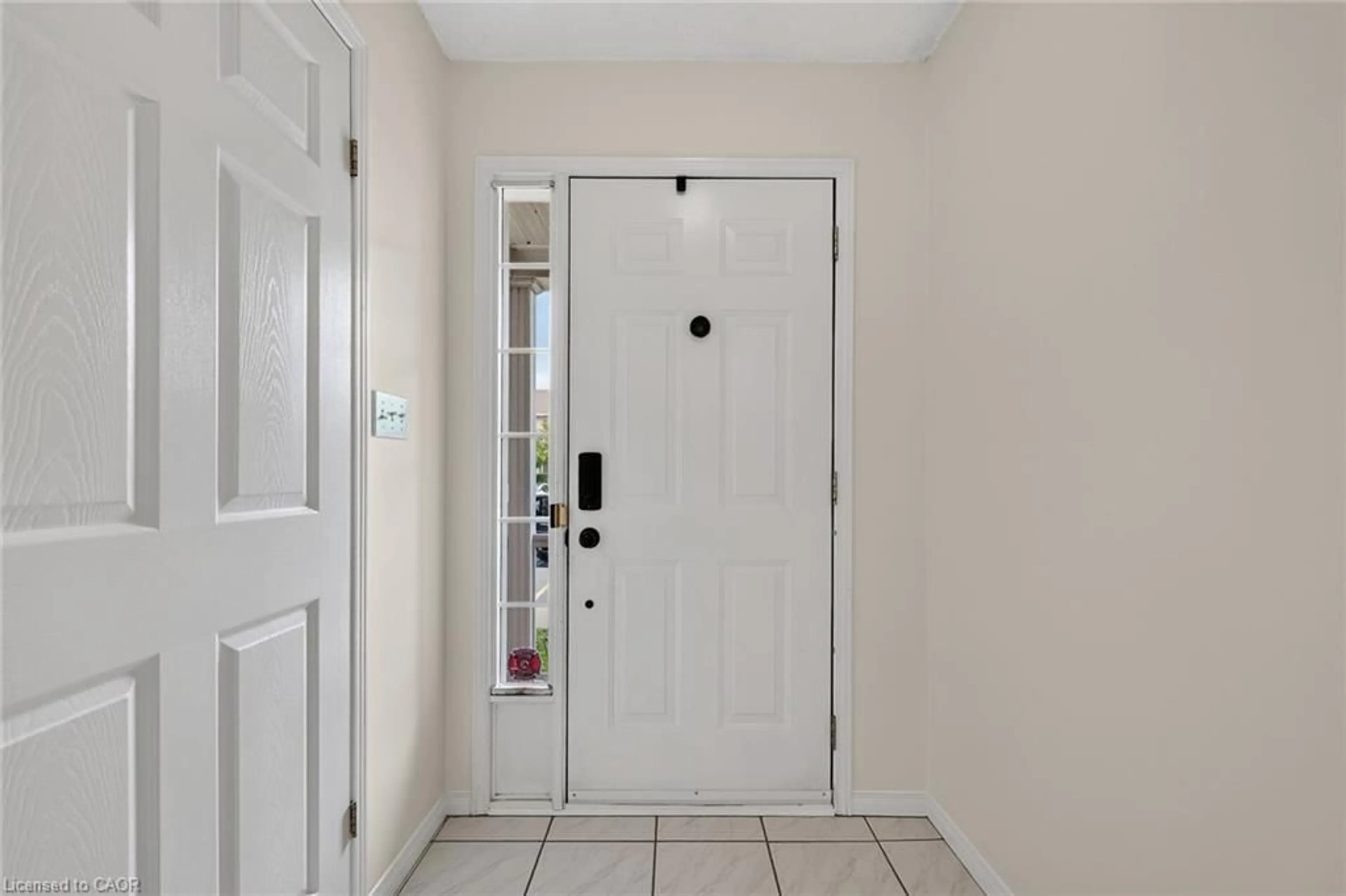 Indoor entryway for 2737 King St #55, Hamilton Ontario L8G 5H1