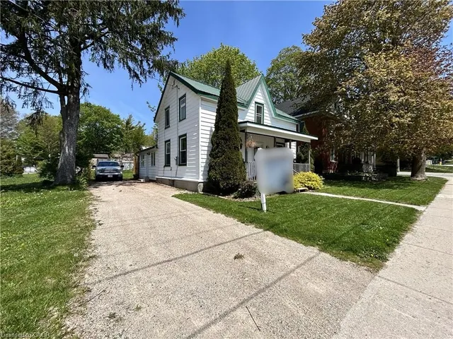 101 John St, Wingham 2