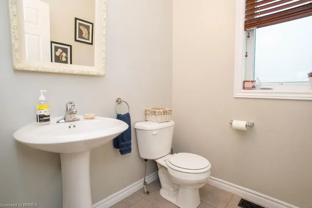 217 Woodway Trail, Simcoe 4
