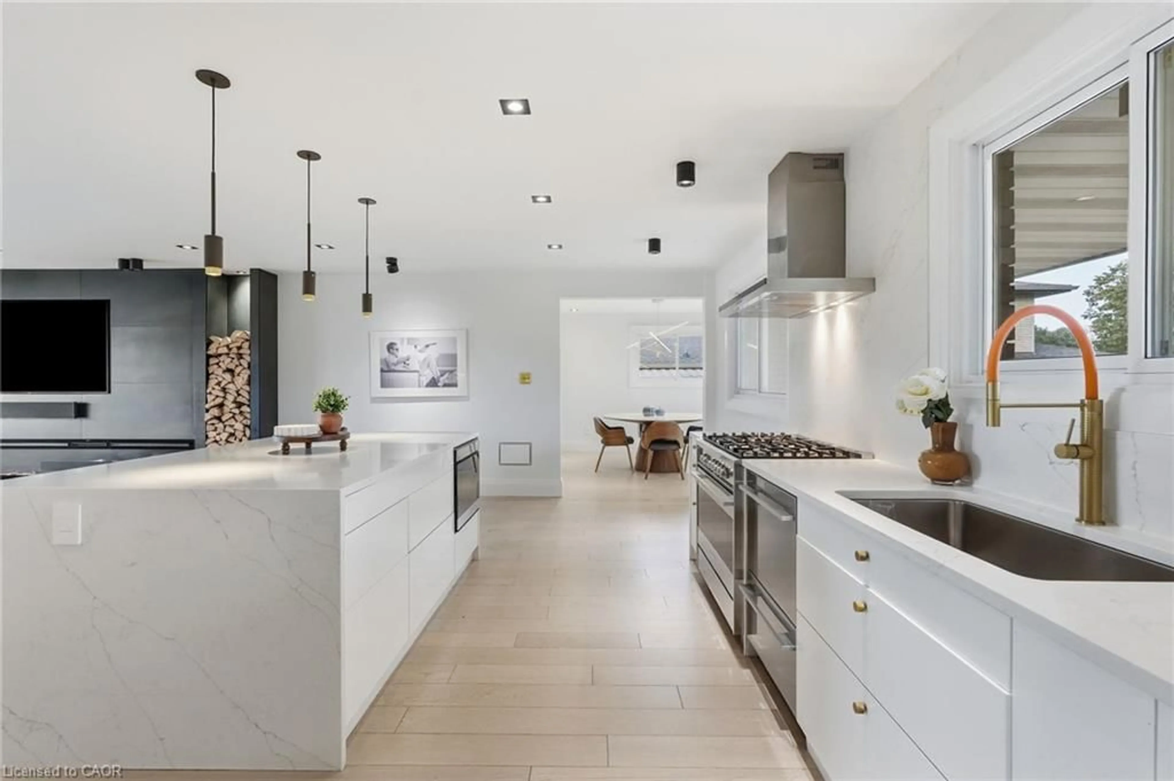 Contemporary kitchen, ceramic/tile floor for 9 Donlea Dr, Hamilton Ontario L8T 1K4
