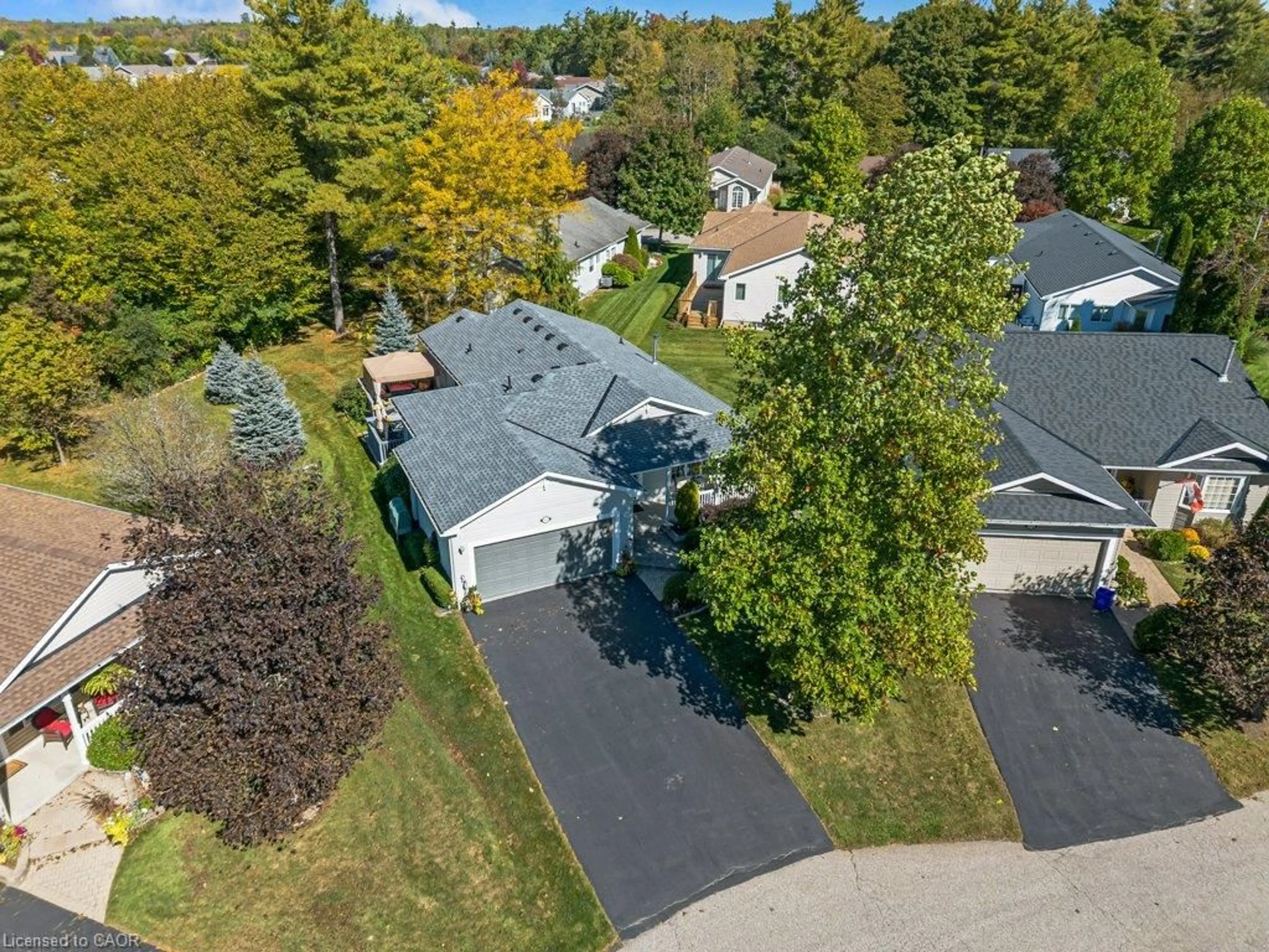 A pic from outside/outdoor area/front of a property/back of a property/a pic from drone, water/lake/river/ocean view for 114 Bushmill Cir, Freelton Ontario L8B 1A5