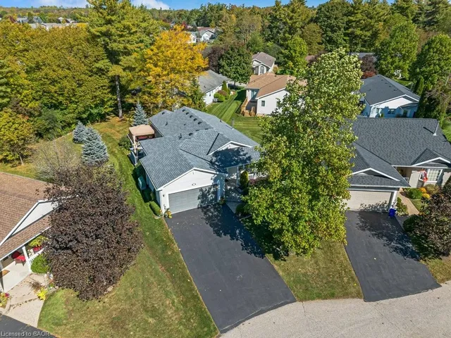 114 Bushmill Cir, Freelton 2