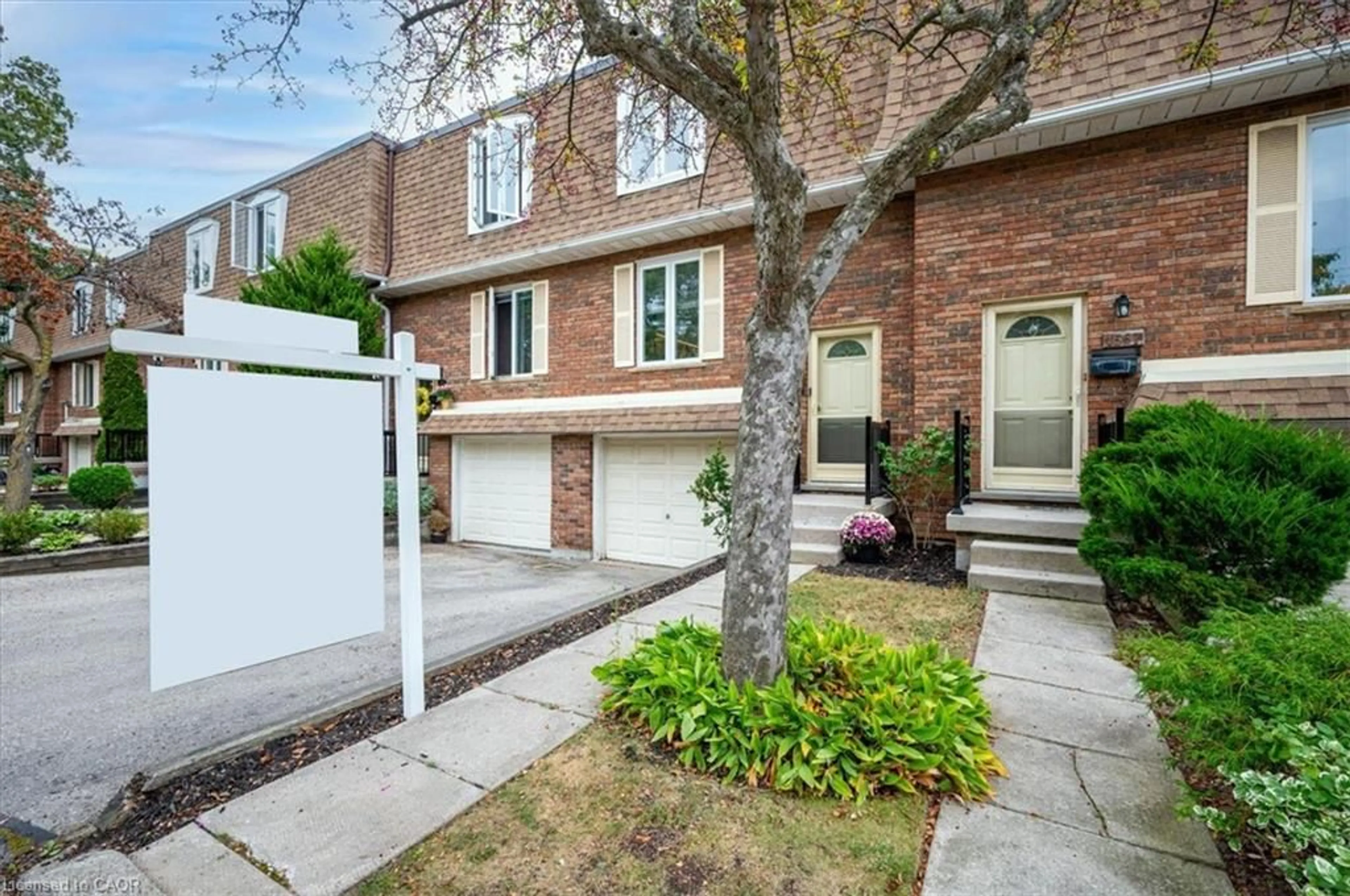 Home with brick exterior material, street for 1569 Westminster Pl, Burlington Ontario L7P 2B4