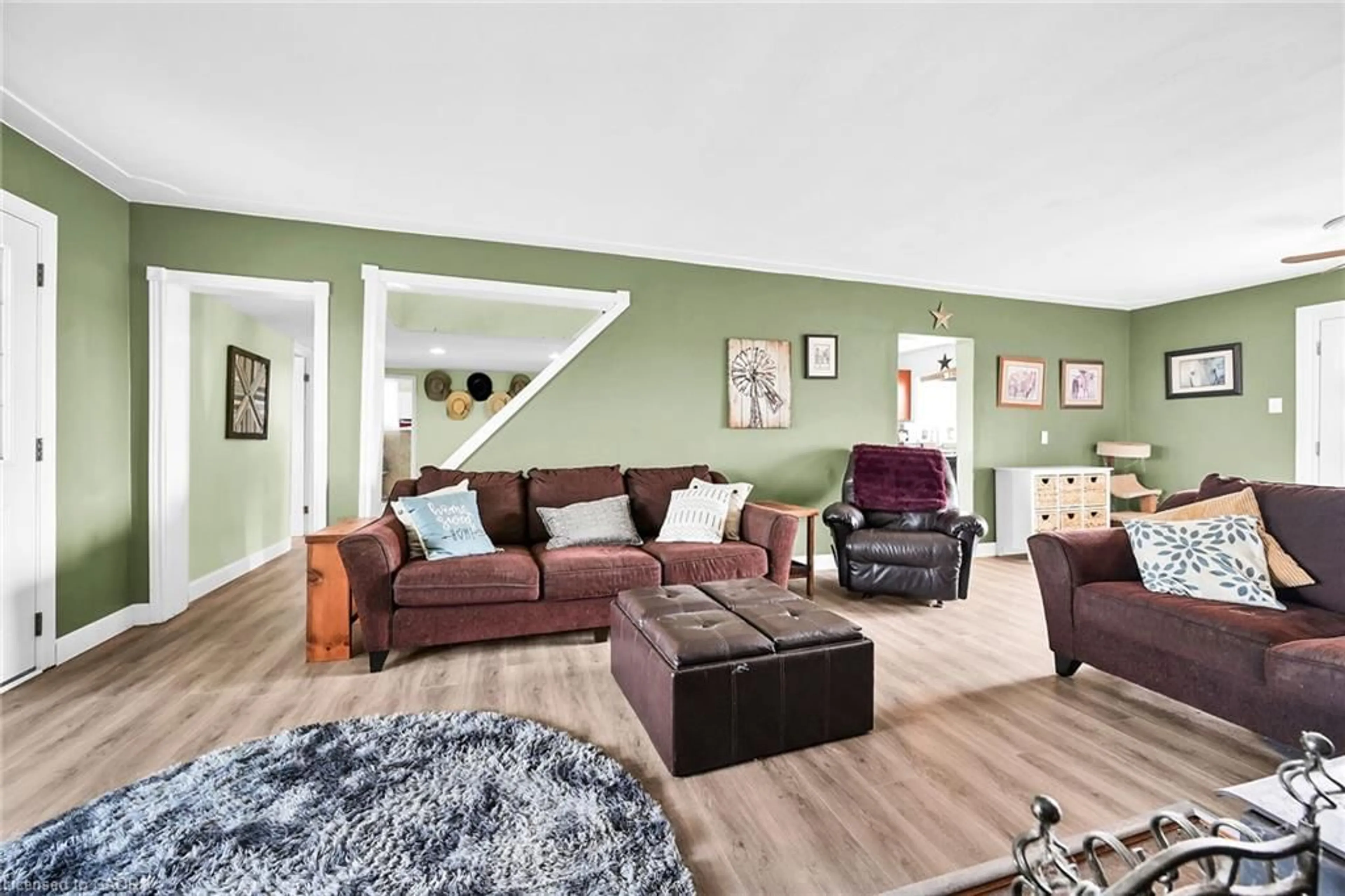 Living room with furniture, unknown for 435 Highway 54 Rd, Brantford Ontario N3T 5L9