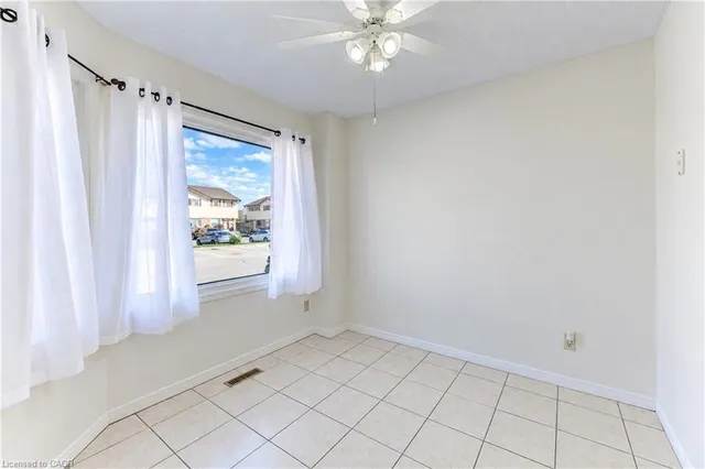 1093 Nellis St #9, Woodstock 5