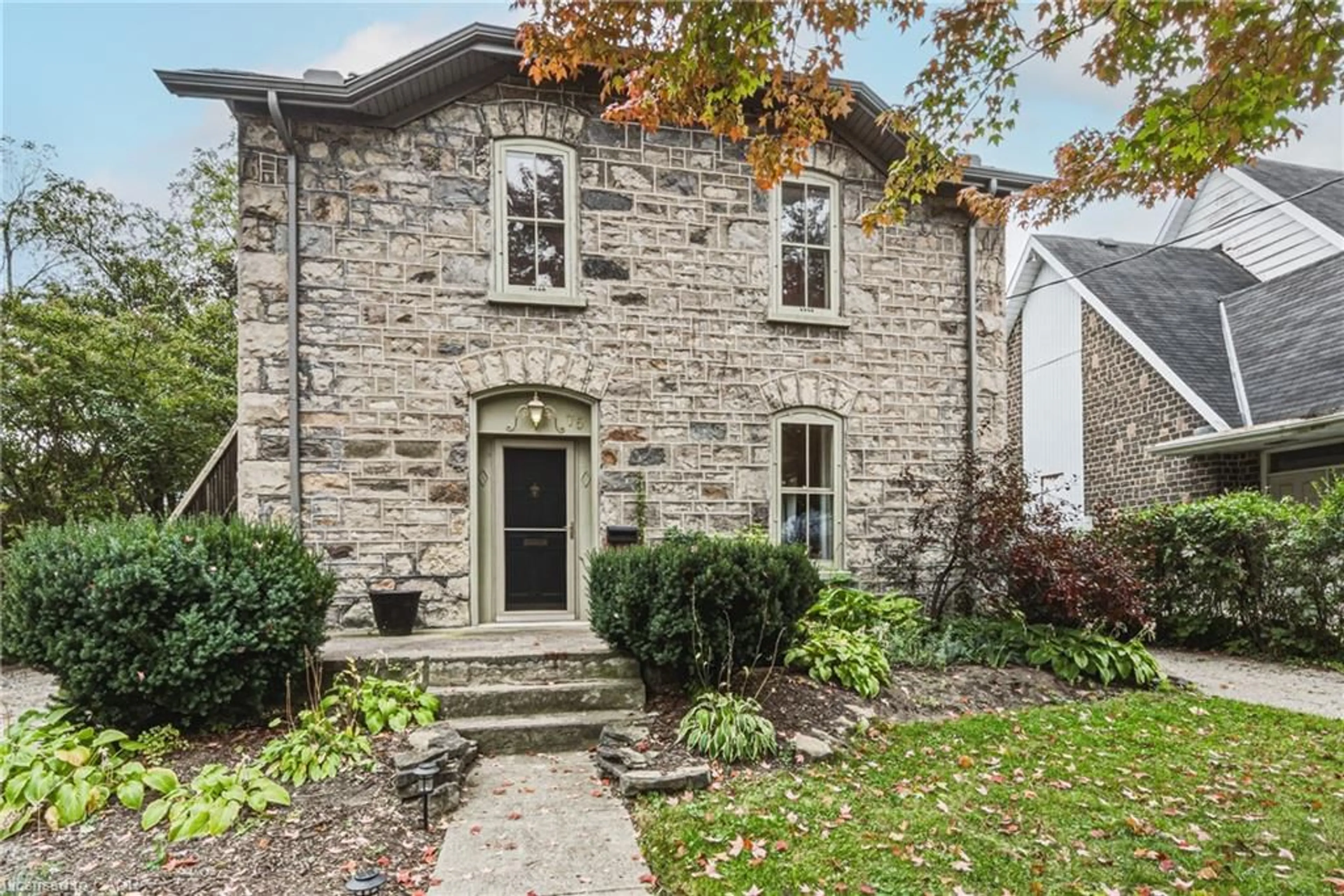 Home with brick exterior material, street for 75 Pollock Ave, Cambridge Ontario N1R 2B4