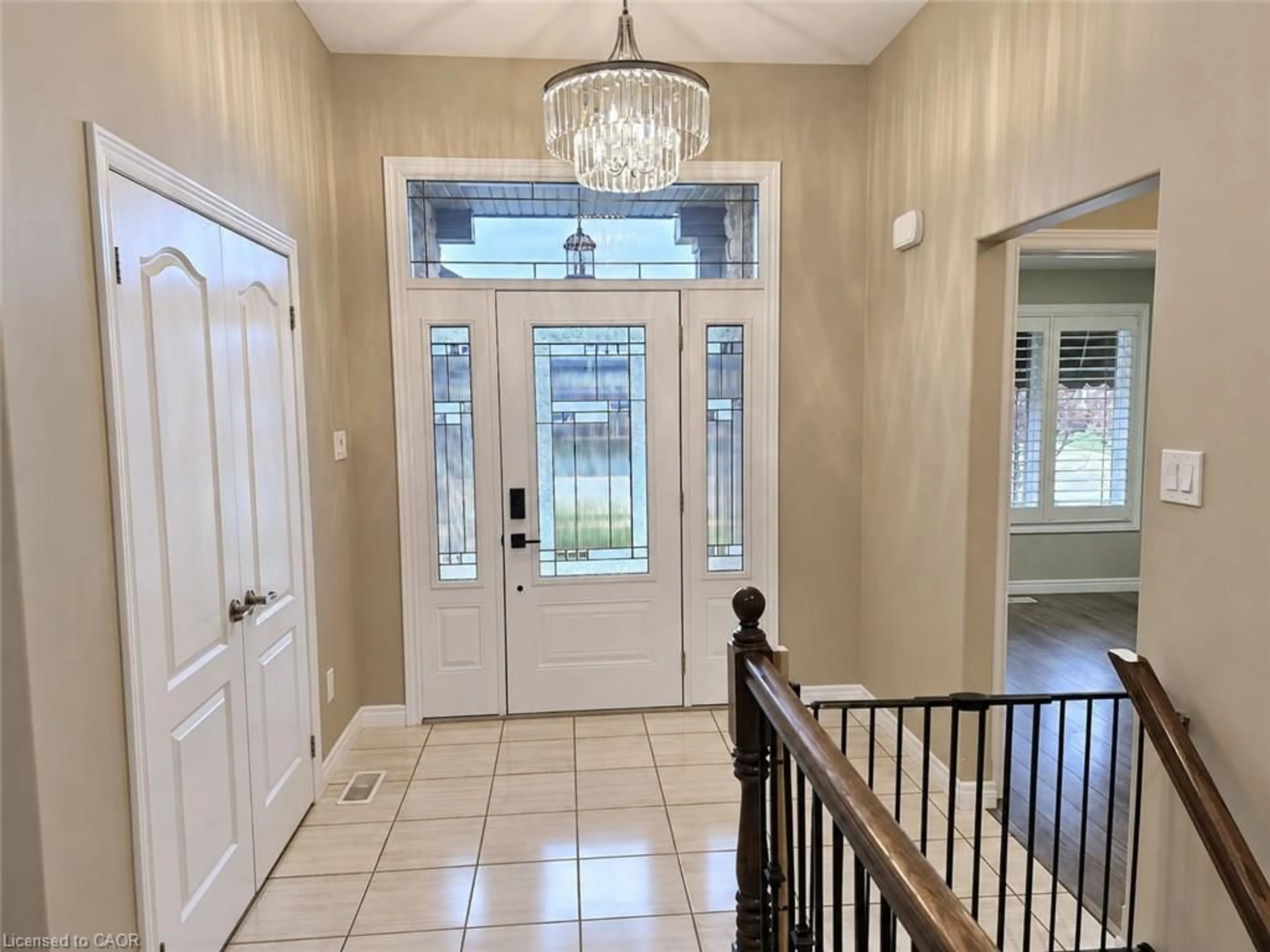 Indoor entryway for 98 Allandale Cres, Simcoe Ontario N3Y 0B4