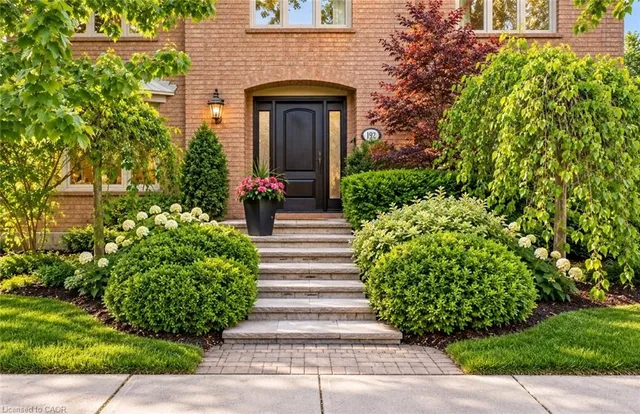 500 Blenheim Cres, Oakville 4