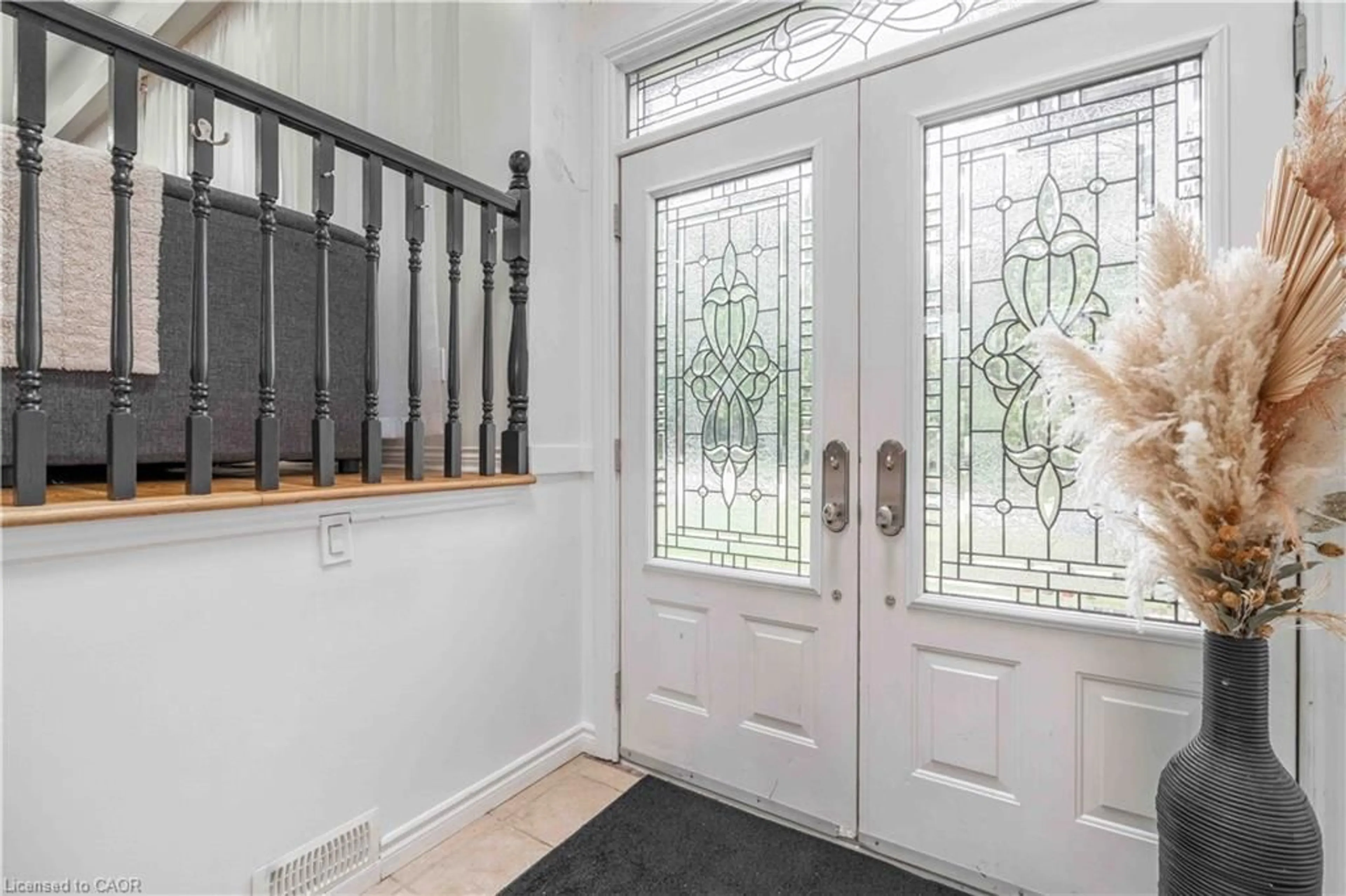 Indoor entryway for 68 Aberdeen St, Caledonia Ontario N3W 1C8