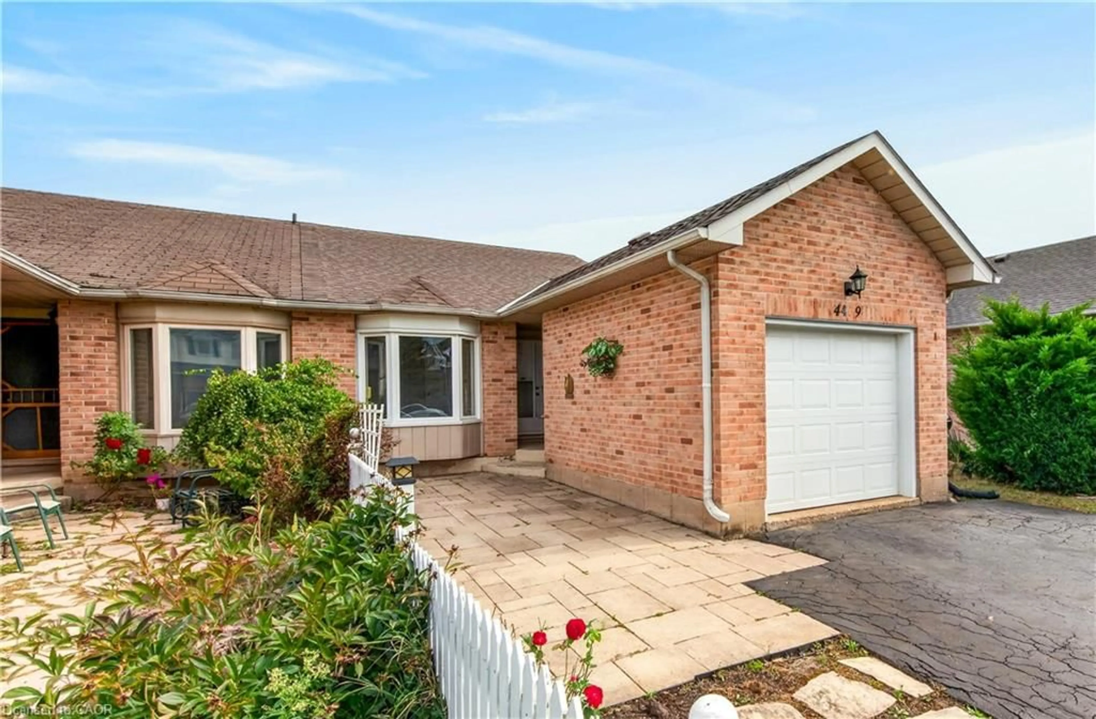 Home with brick exterior material, street for 4459 Christopher Crt, Beamsville Ontario L3J 0E1
