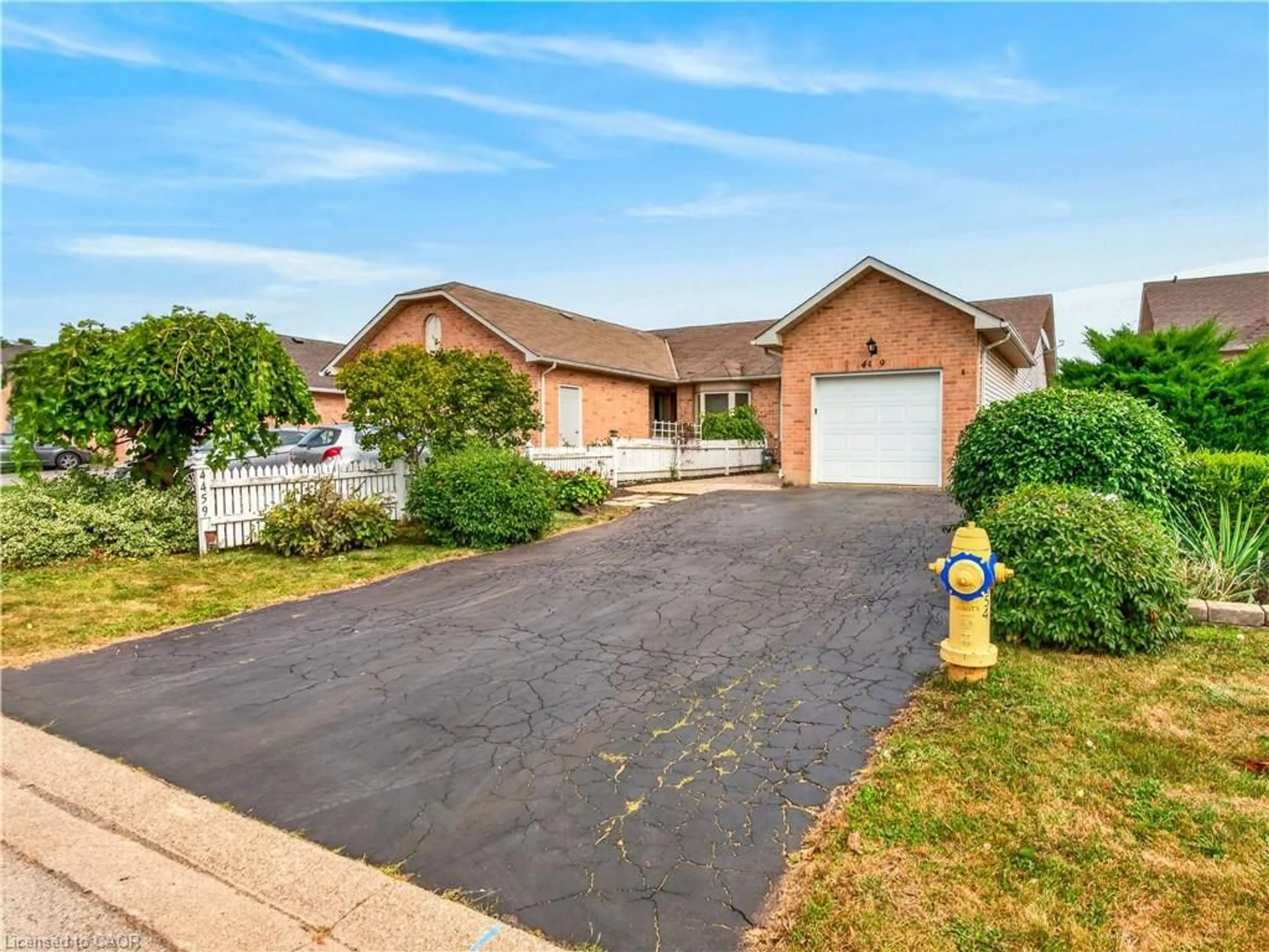 Home with brick exterior material, street for 4459 Christopher Crt, Beamsville Ontario L3J 0E1