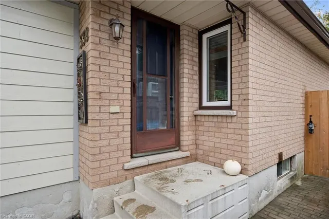 339 Strathallan St, Fergus 2