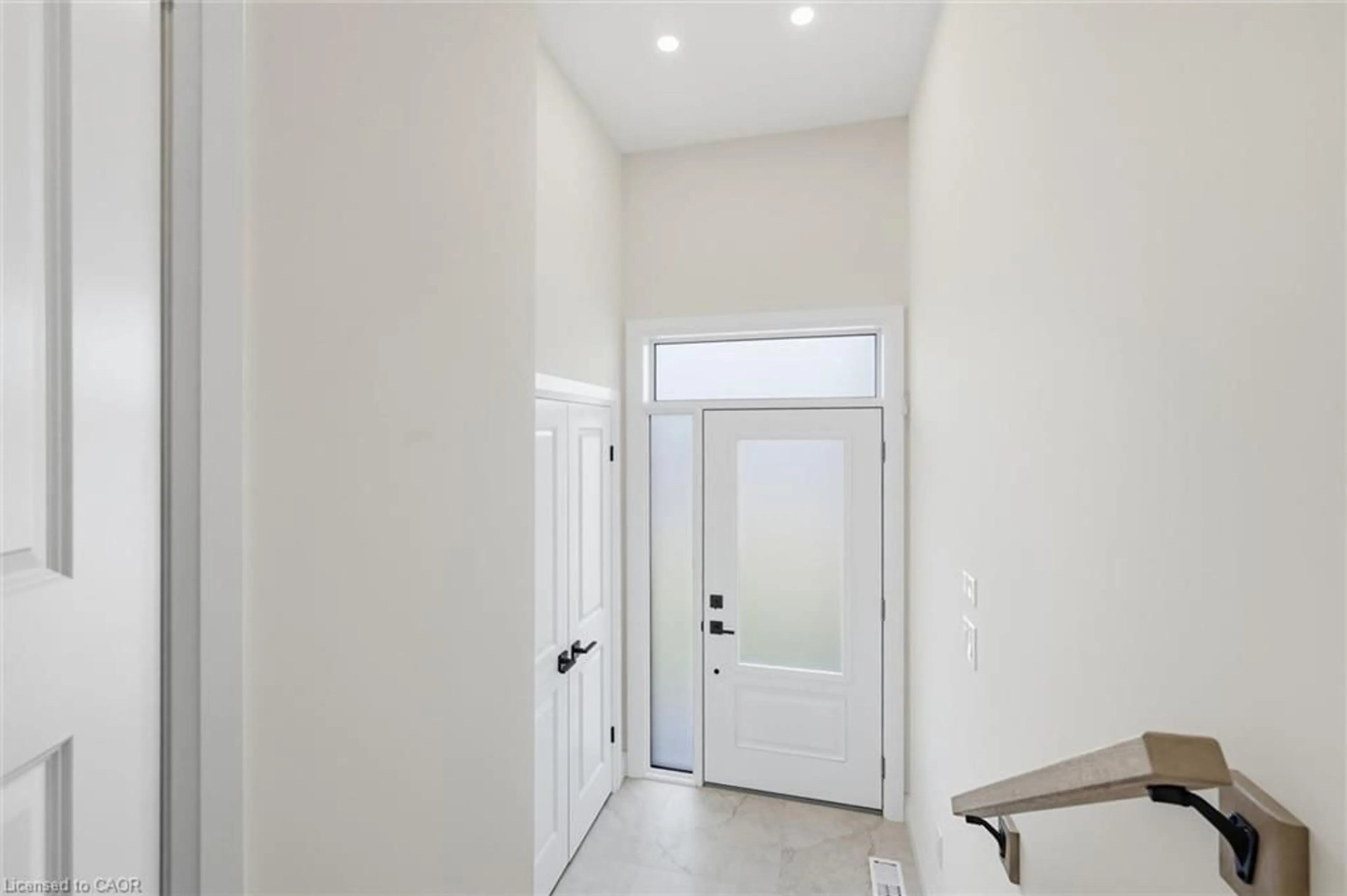 Indoor entryway for 48 Melbourne St, Hamilton Ontario L8P 2A6