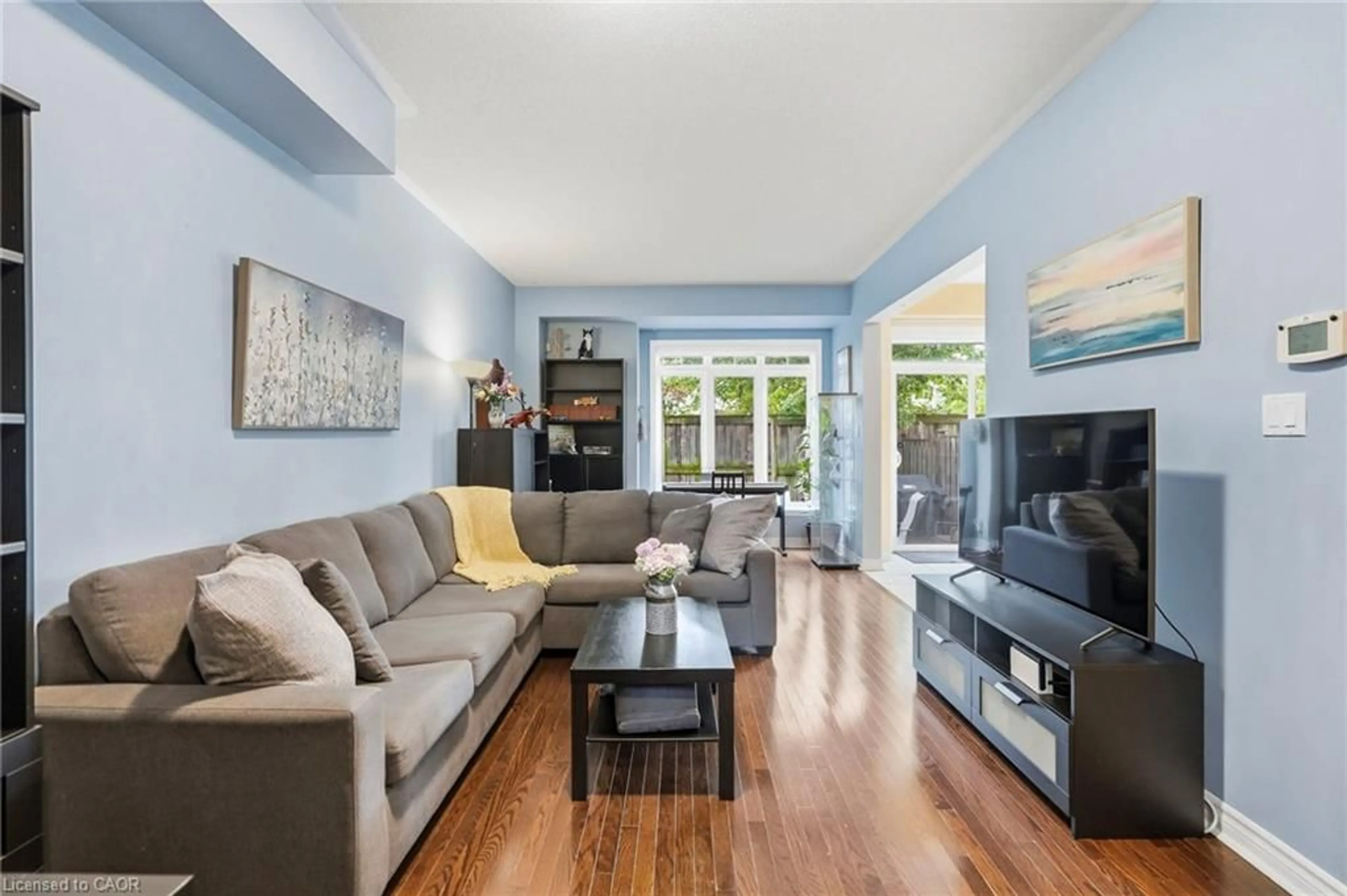 Living room with furniture, unknown for 1076 Ryckman Common, Burlington Ontario L7R 2B6