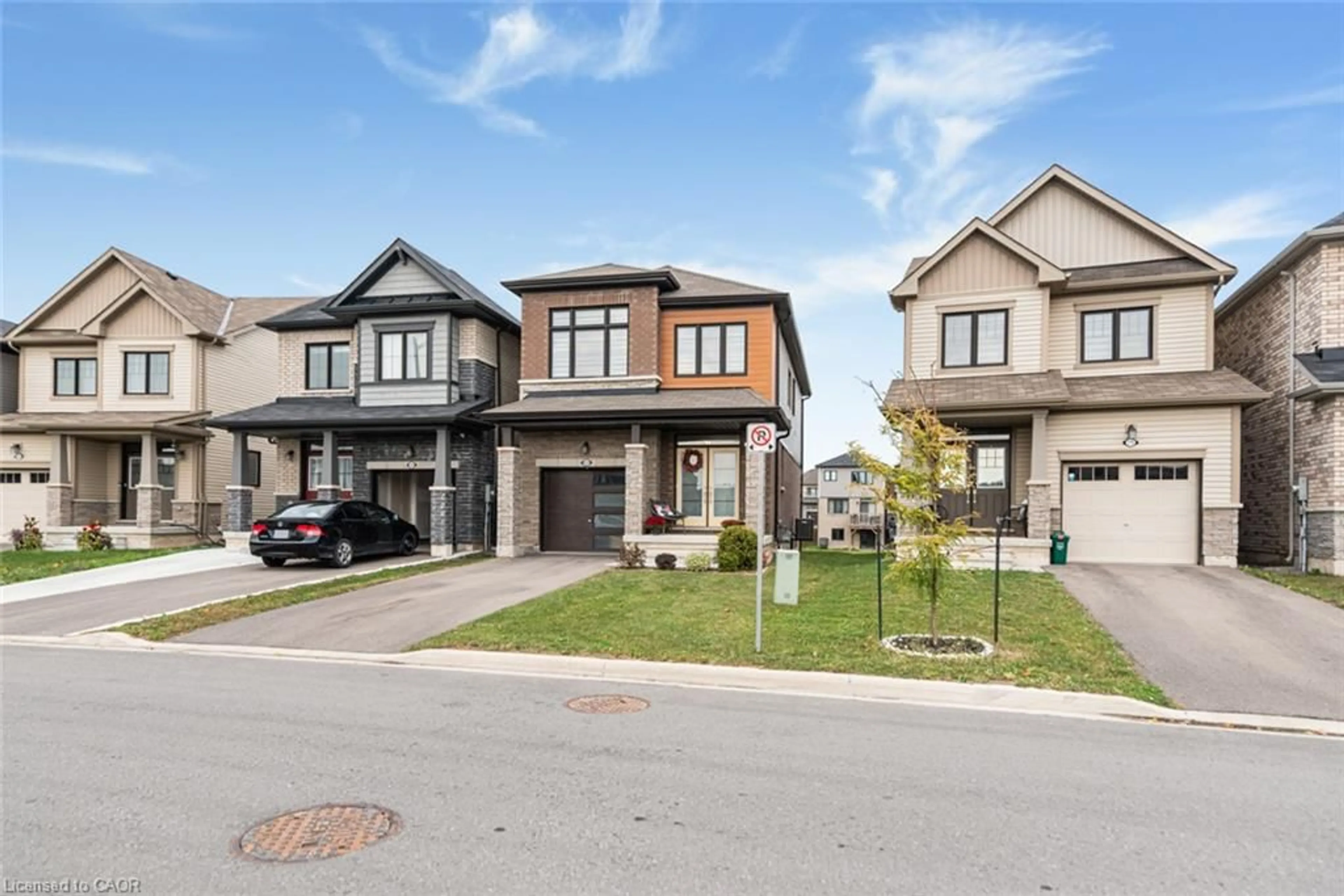 Home with brick exterior material, street for 121 Vanilla Trail, Thorold Ontario L2V 0L1
