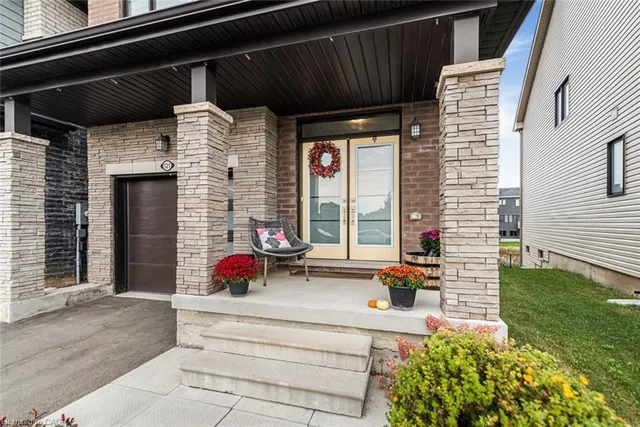 121 Vanilla Trail, Thorold 4