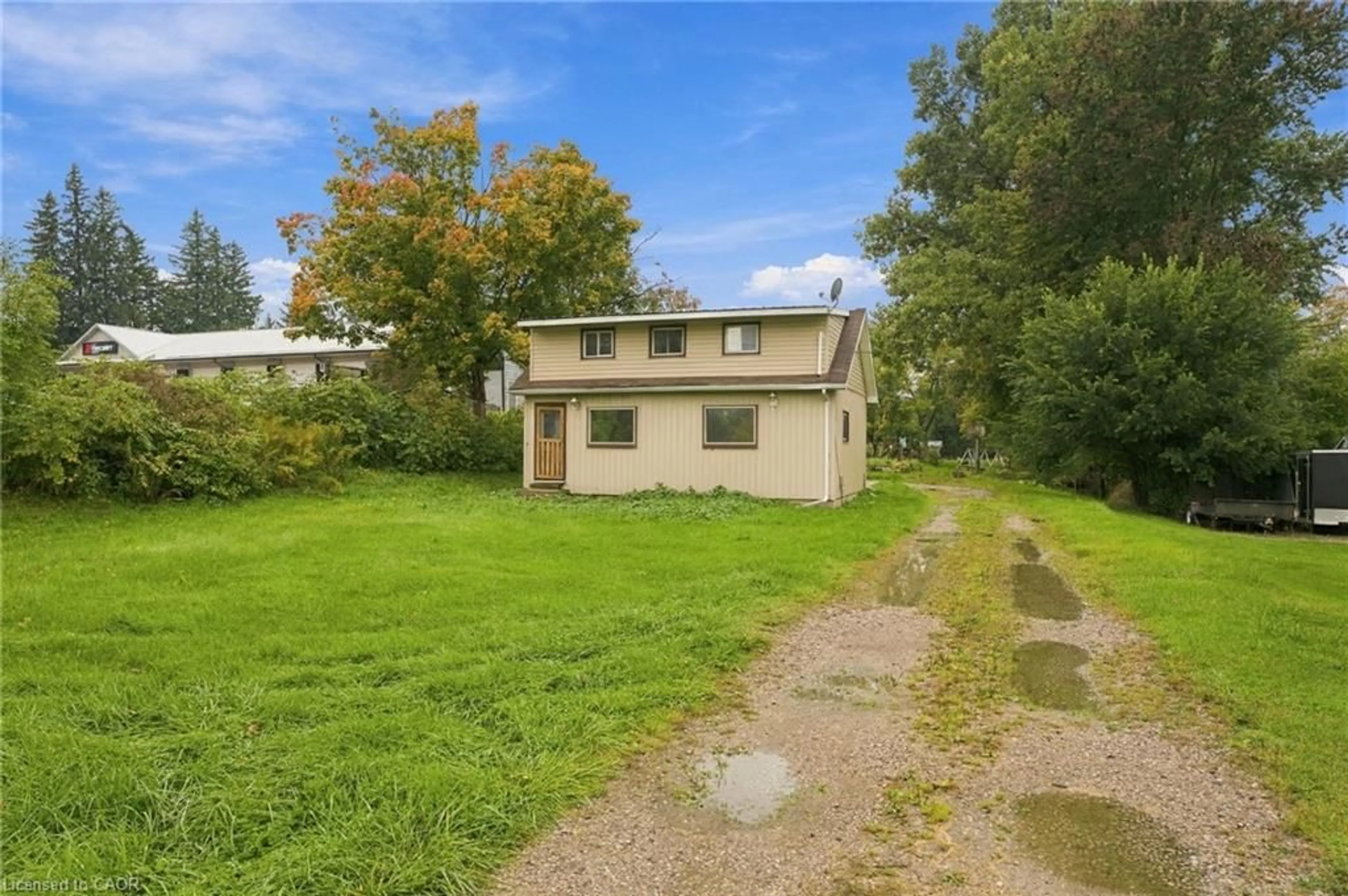A pic from outside/outdoor area/front of a property/back of a property/a pic from drone, street for 77937 London Rd, Clinton Ontario N0M 1L0