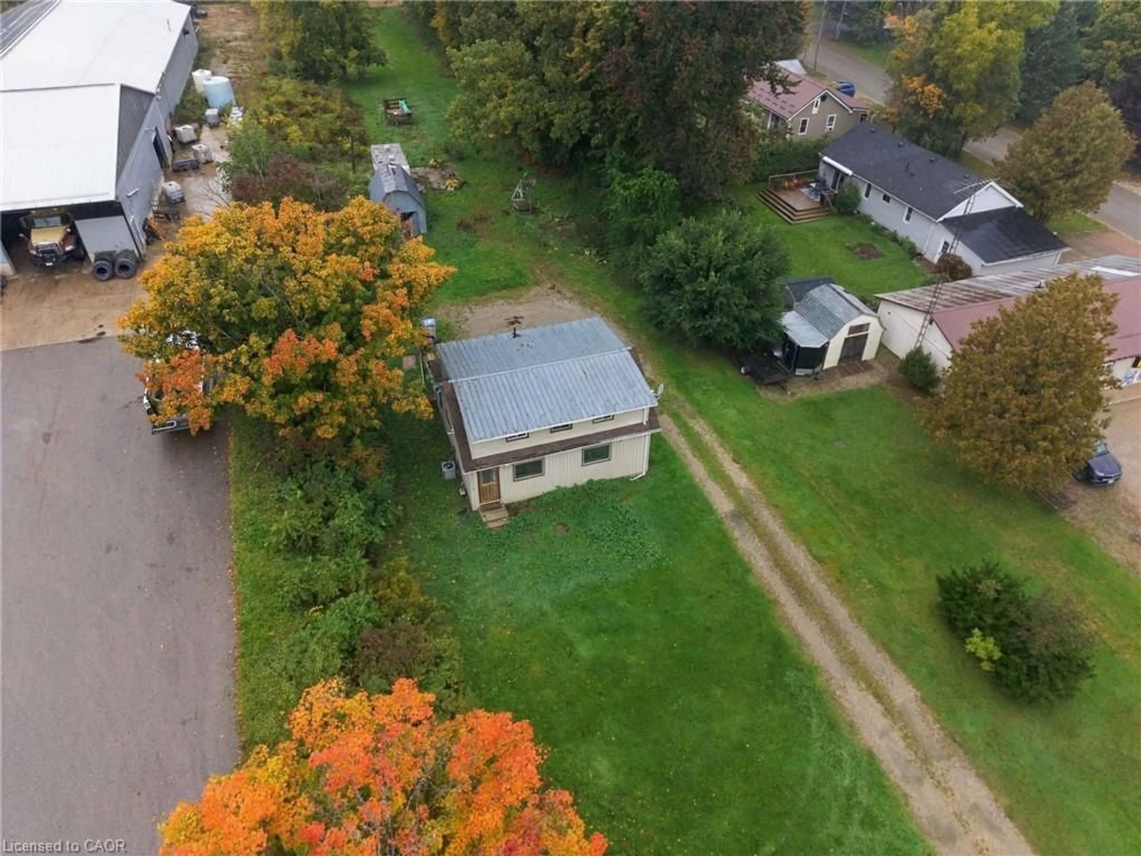 A pic from outside/outdoor area/front of a property/back of a property/a pic from drone, street for 77937 London Rd, Clinton Ontario N0M 1L0
