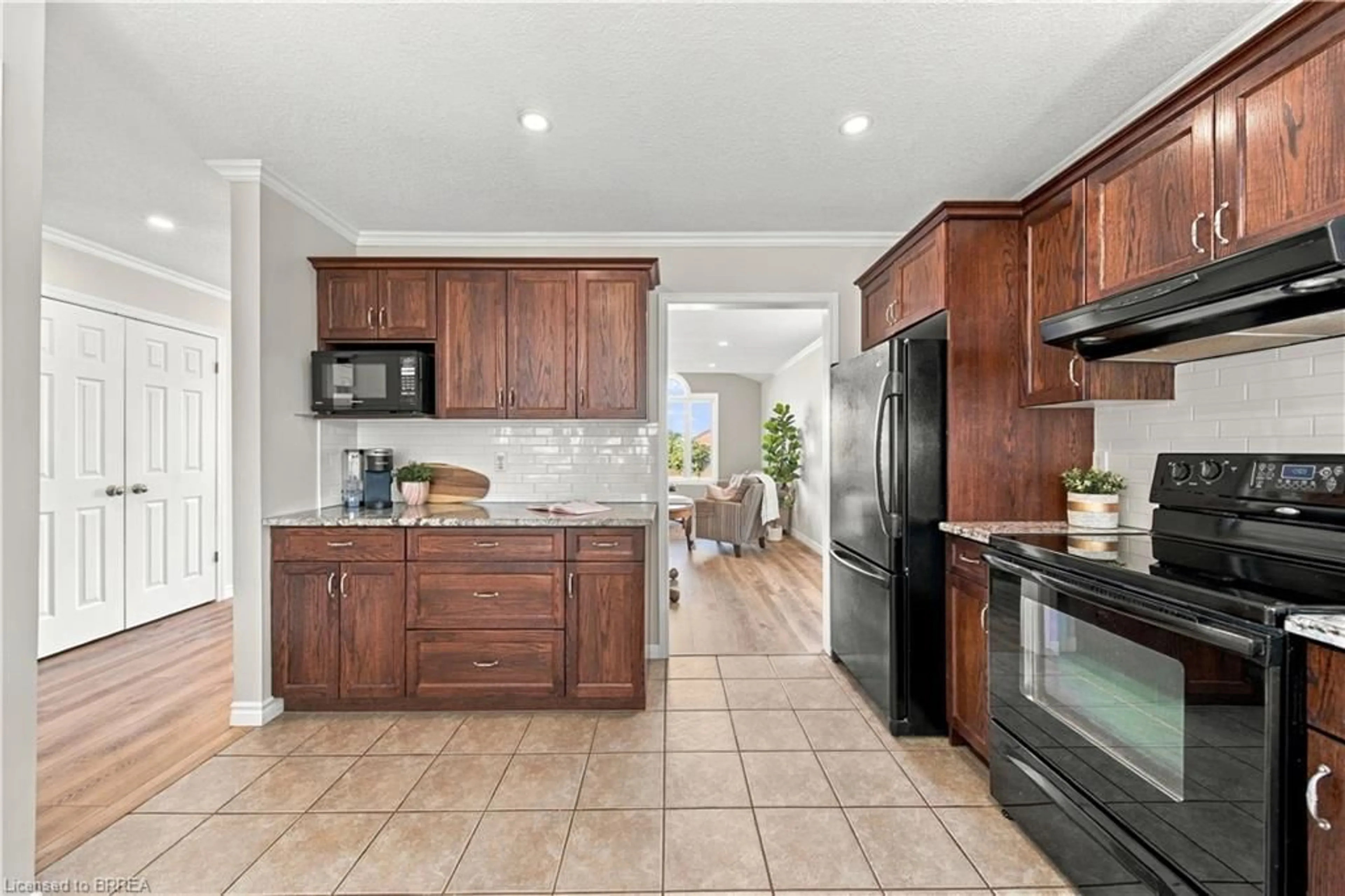 Open concept kitchen, ceramic/tile floor for 4 Macpherson Dr, Brant County Ontario N3L 4B5