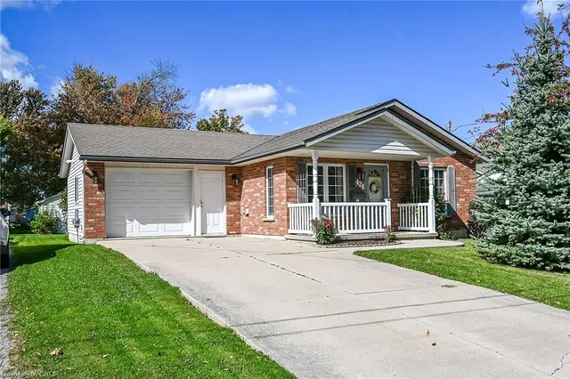 424 John St, Dunnville 2