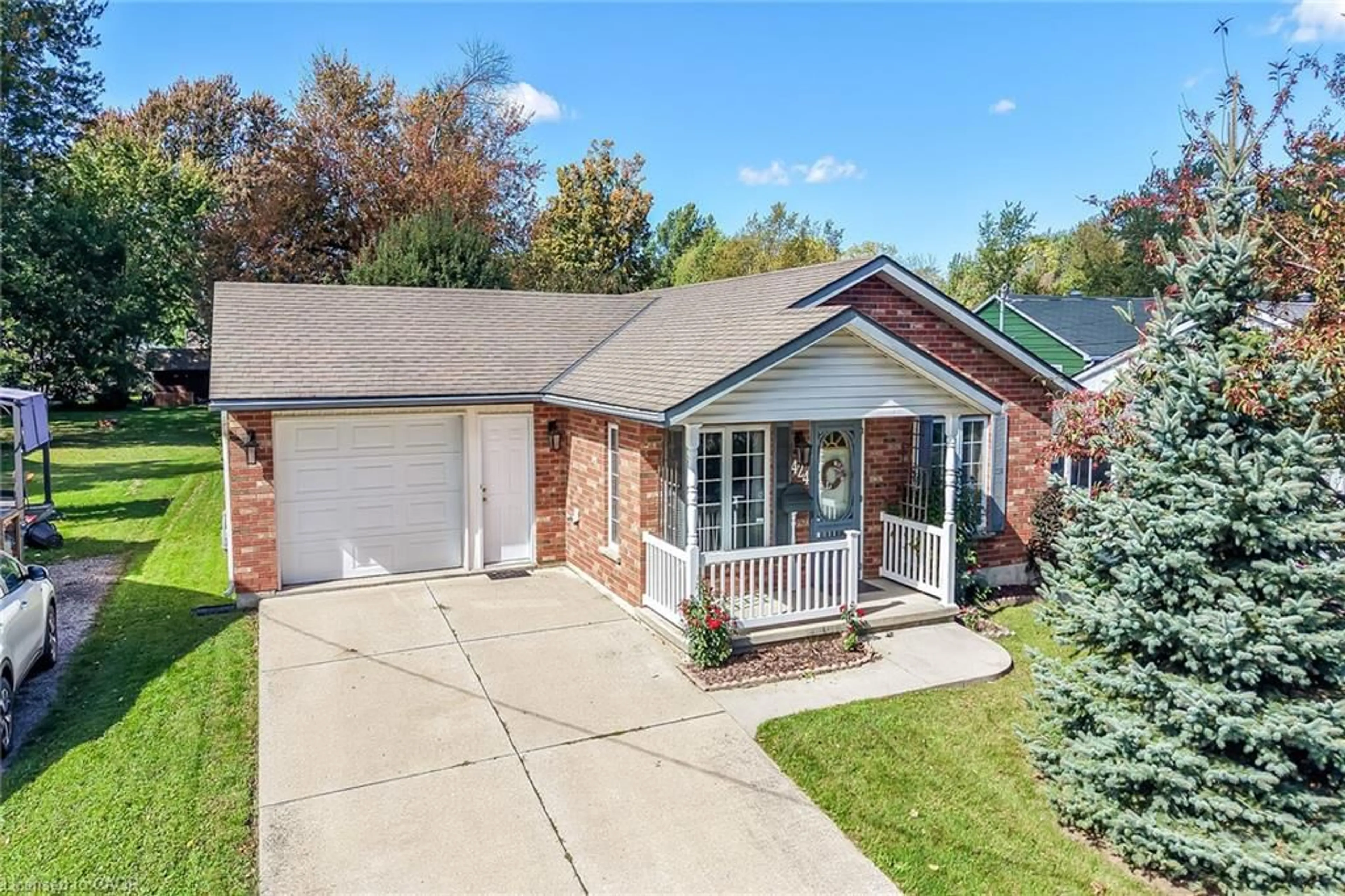 Home with brick exterior material, street for 424 John St, Dunnville Ontario N1A 2R2