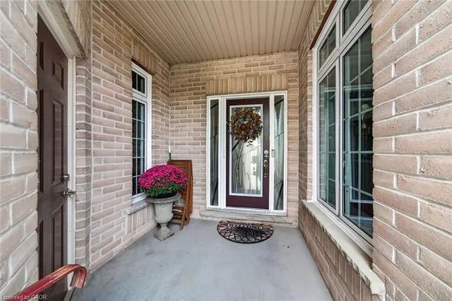 165 Doon Mills Dr, Kitchener 3