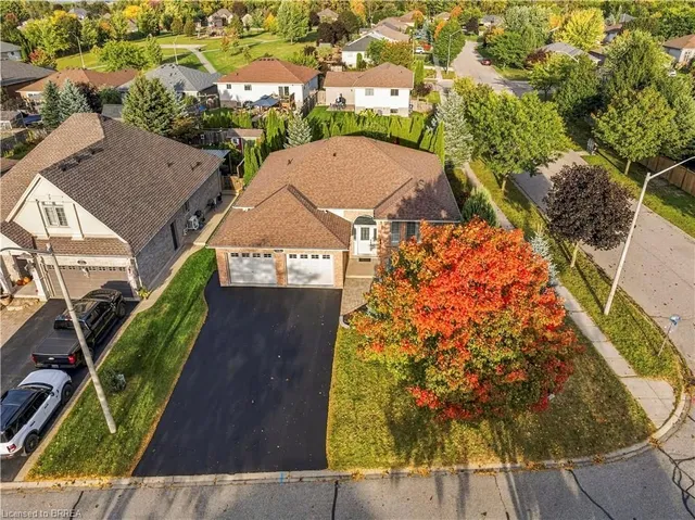 79 Court Dr, Paris 2