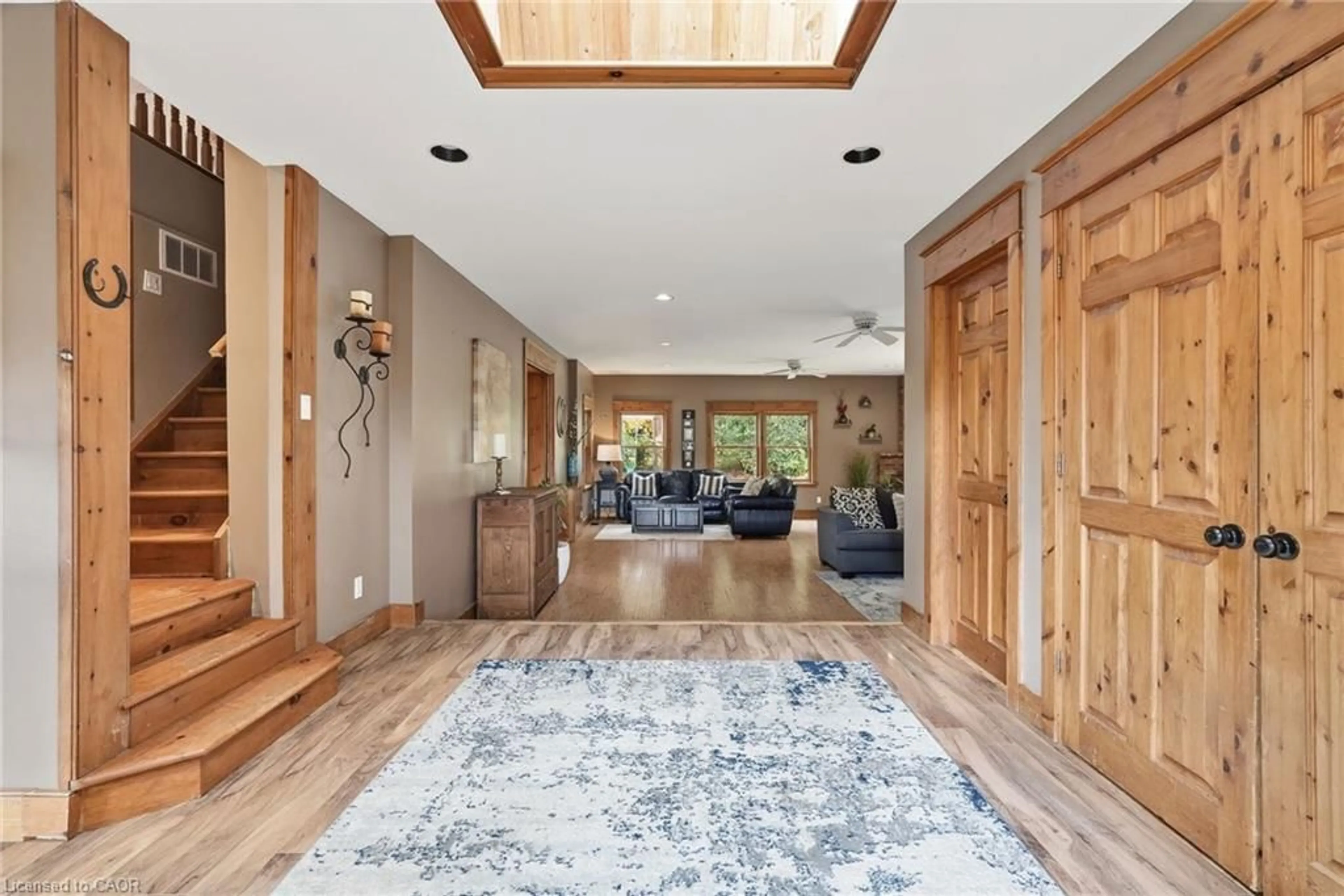 Indoor entryway for 5849 Fifth Line, Hillsburgh Ontario N0B 1Z0