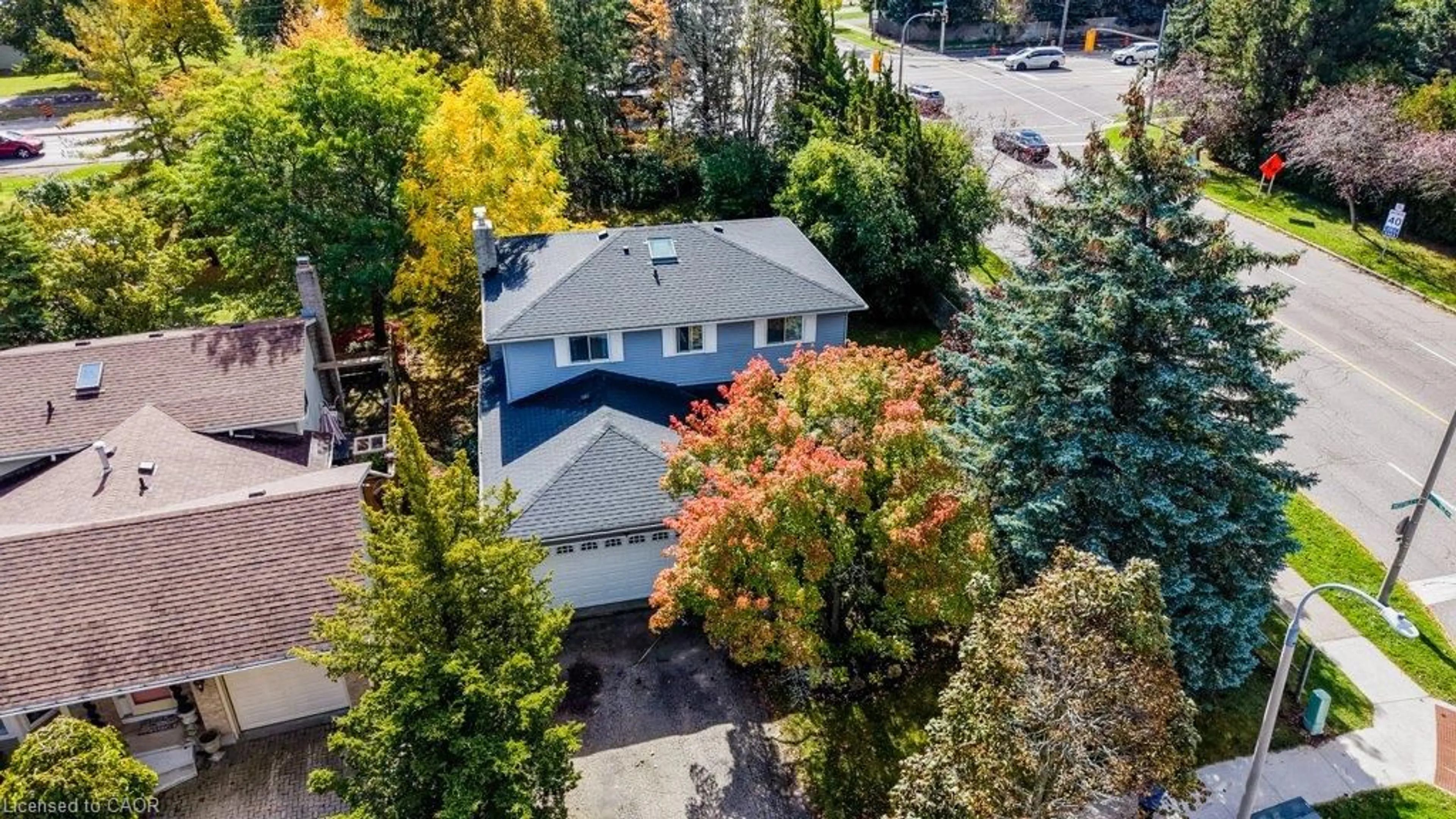 A pic from outside/outdoor area/front of a property/back of a property/a pic from drone, street for 469 Westvale Dr, Waterloo Ontario N2T 1S9