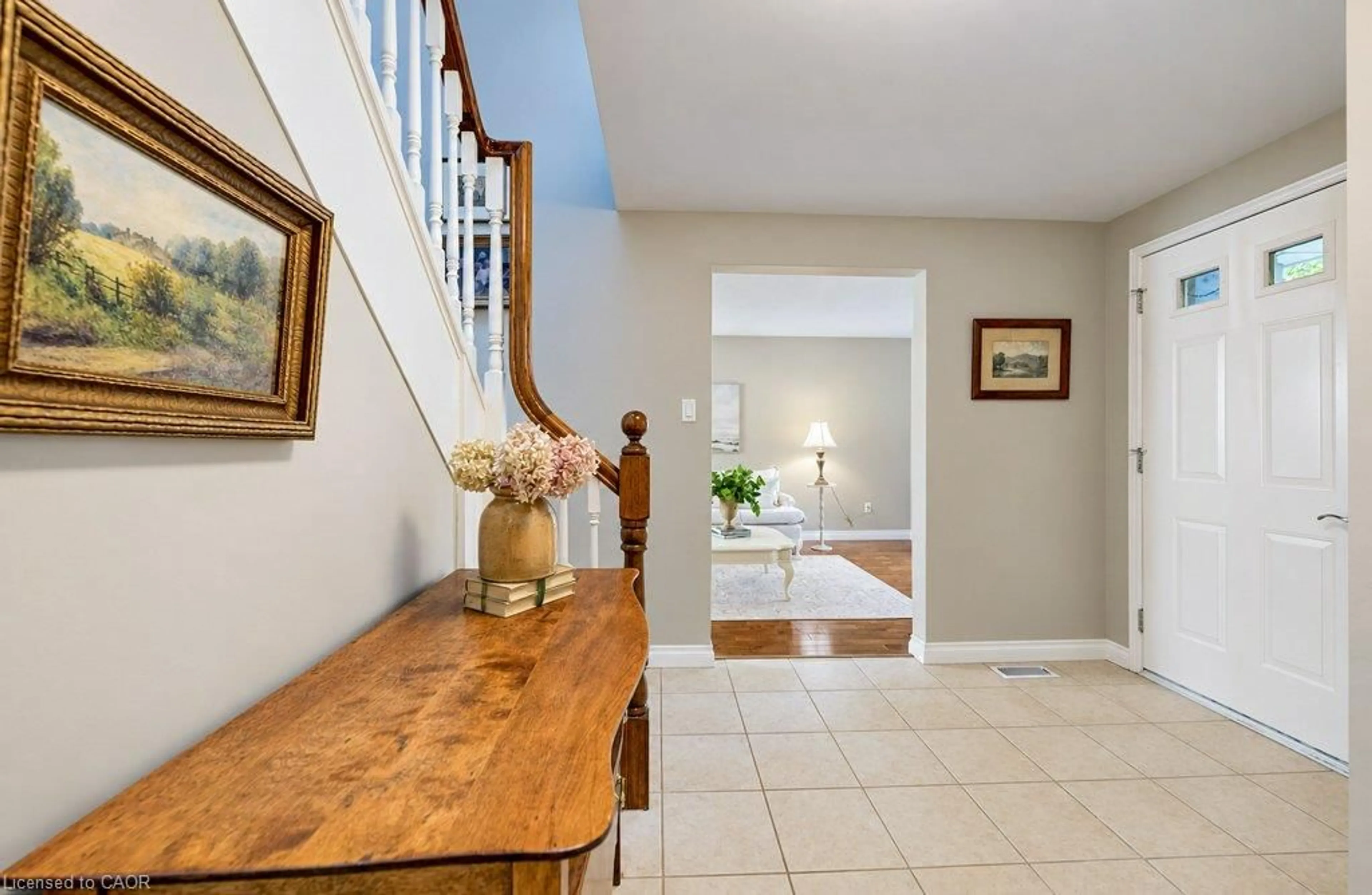 Indoor entryway for 469 Westvale Dr, Waterloo Ontario N2T 1S9