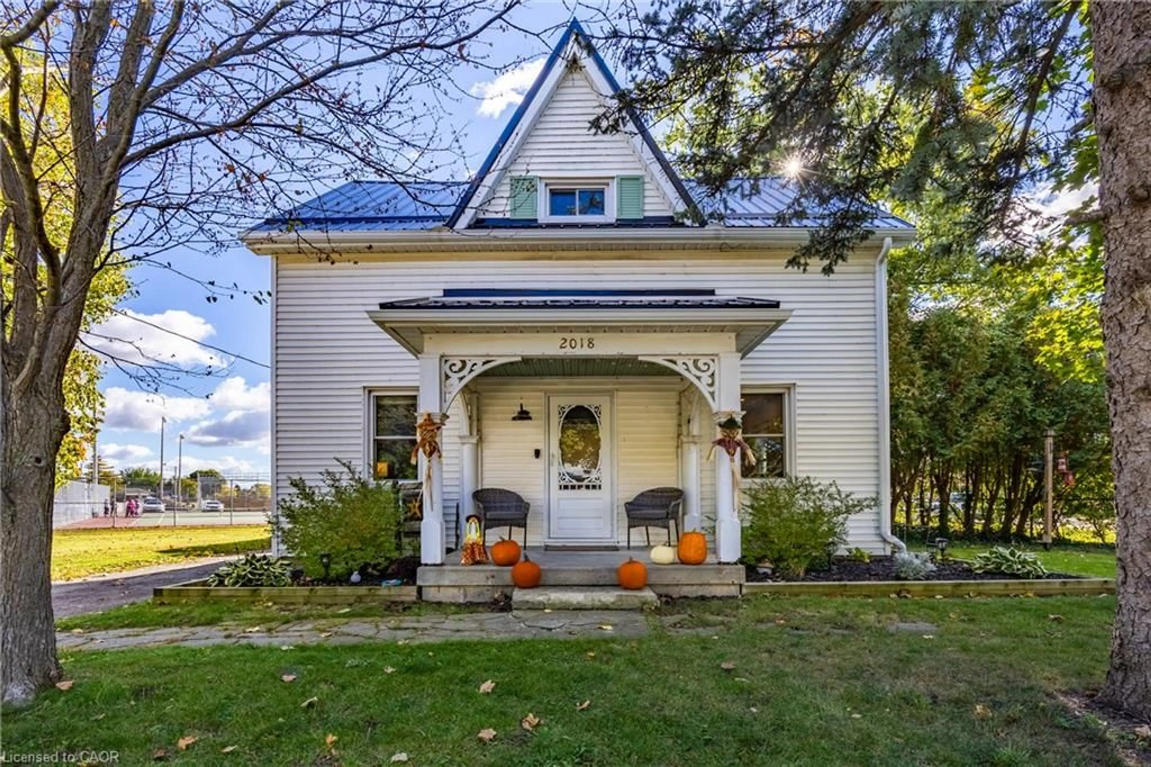 Home with vinyl exterior material, street for 2018 Main St, Jarvis Ontario N0A 1J0