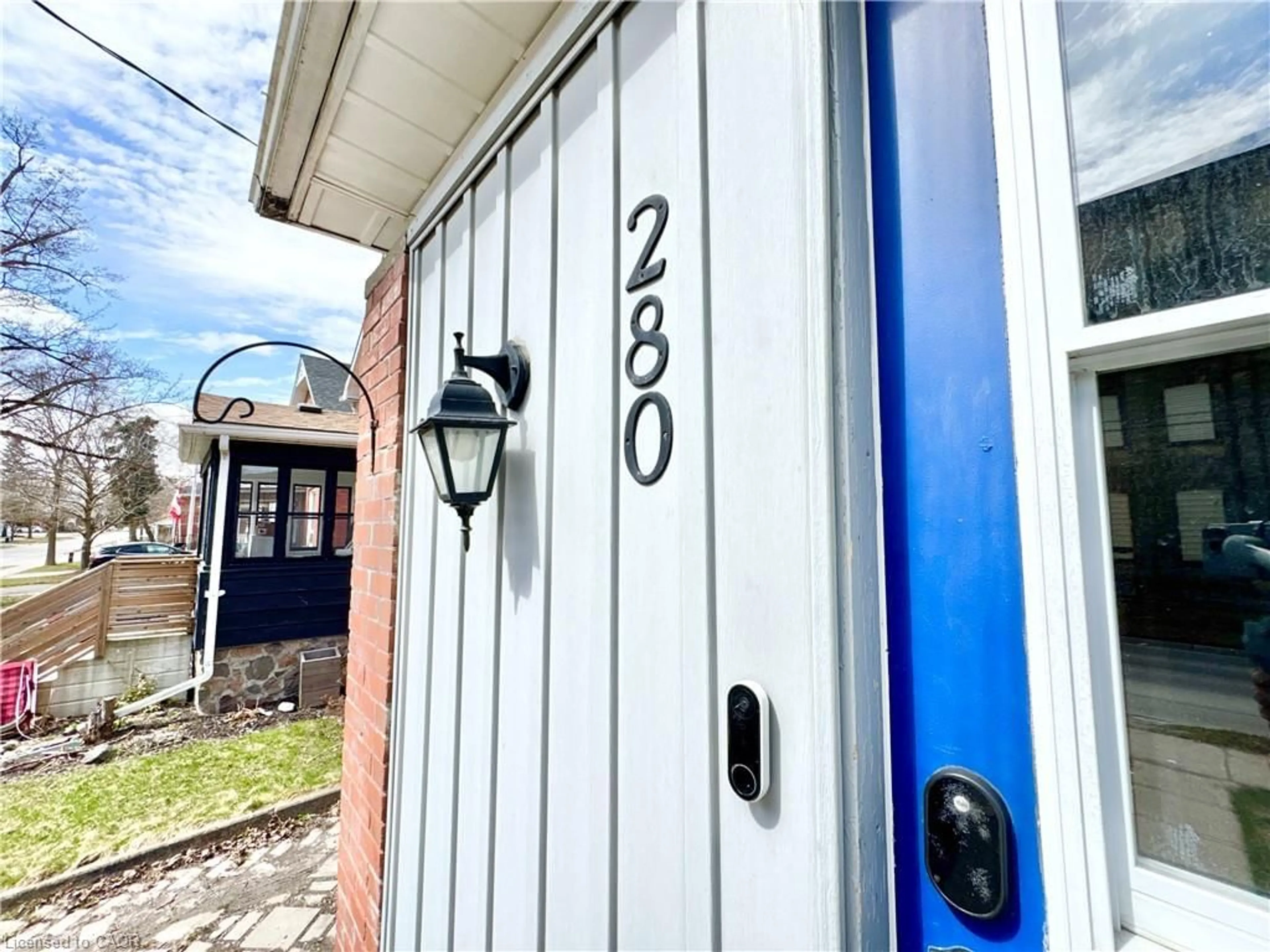 Indoor entryway for 280 Douro St, Stratford Ontario N5A 3S5