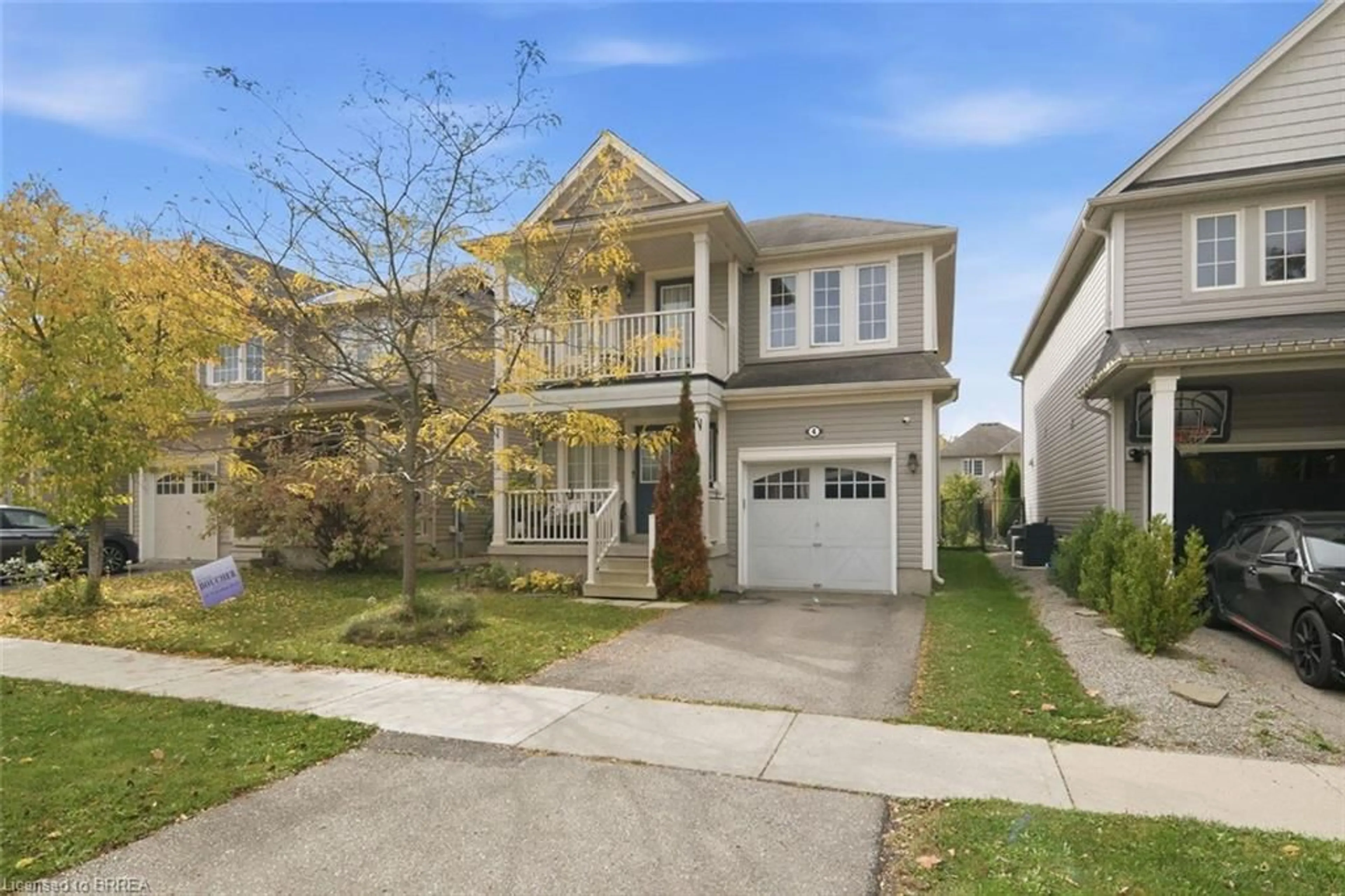 Home with vinyl exterior material, street for 4 English Lane, Brantford Ontario N3T 0H2