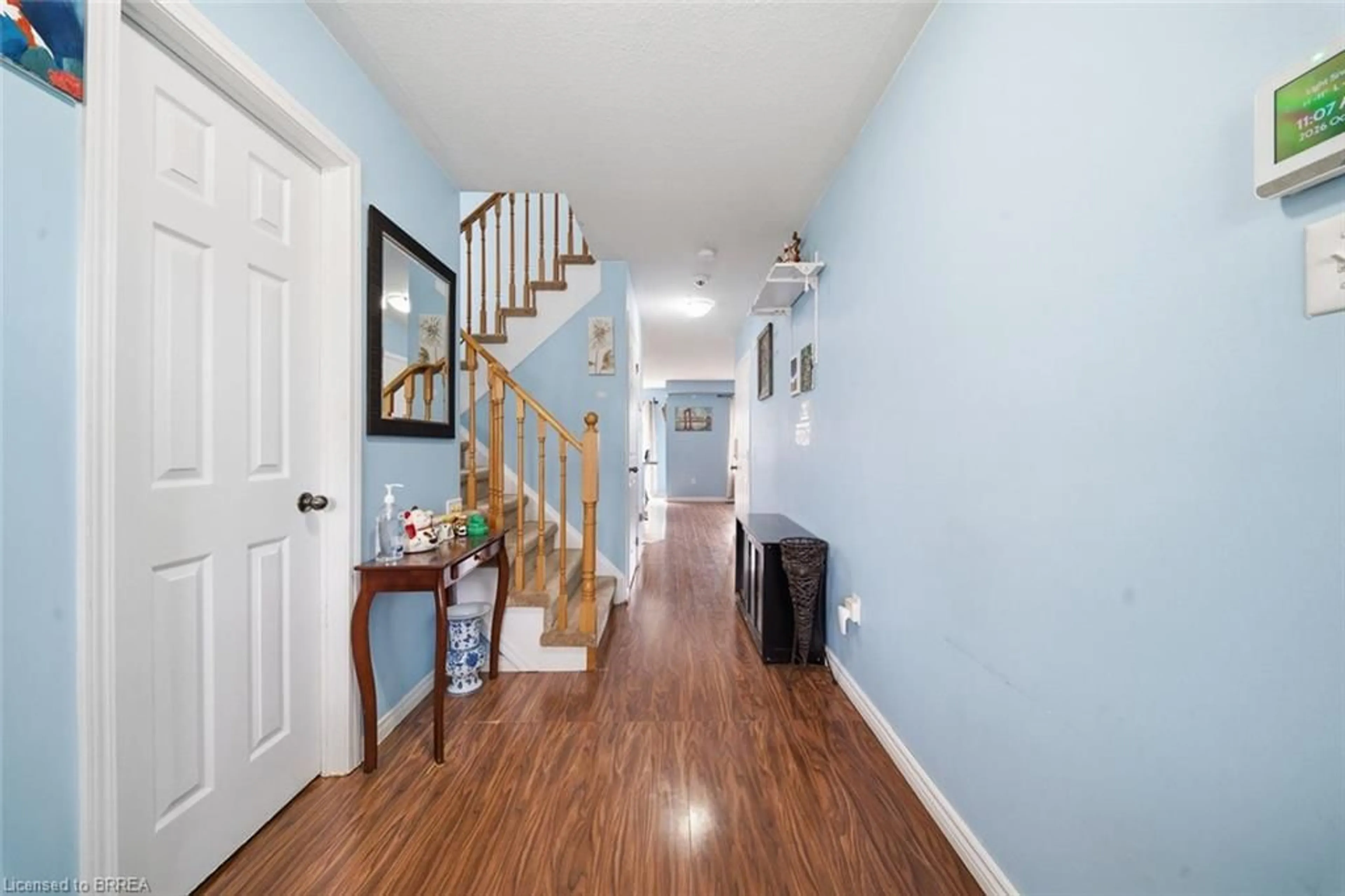 Indoor entryway for 4 English Lane, Brantford Ontario N3T 0H2