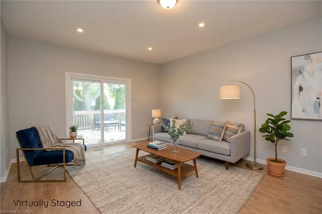 157 Silverbirch Blvd, Hamilton 4