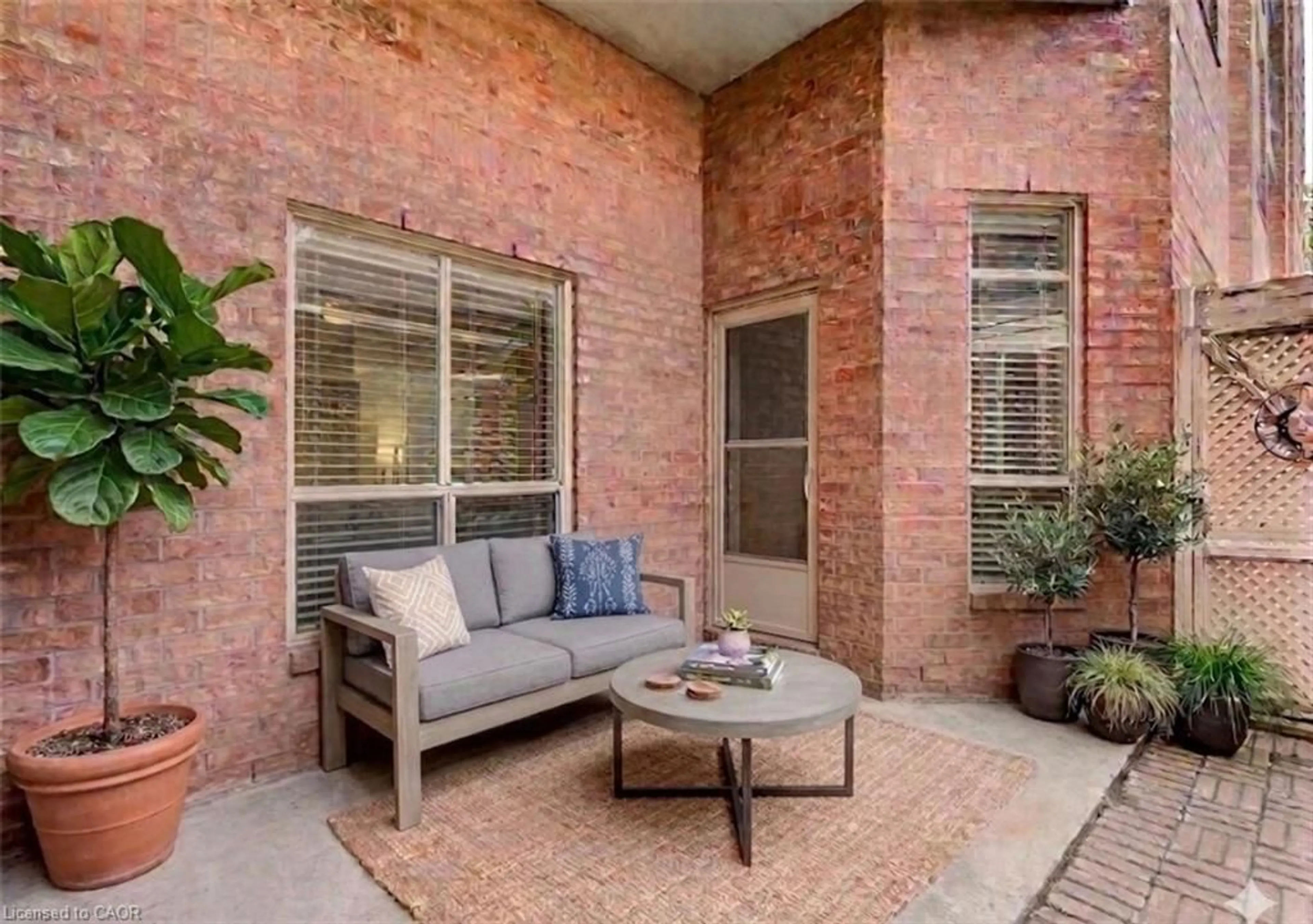 Patio, street for 1414 King St #101, Kitchener Ontario N2G 4T8