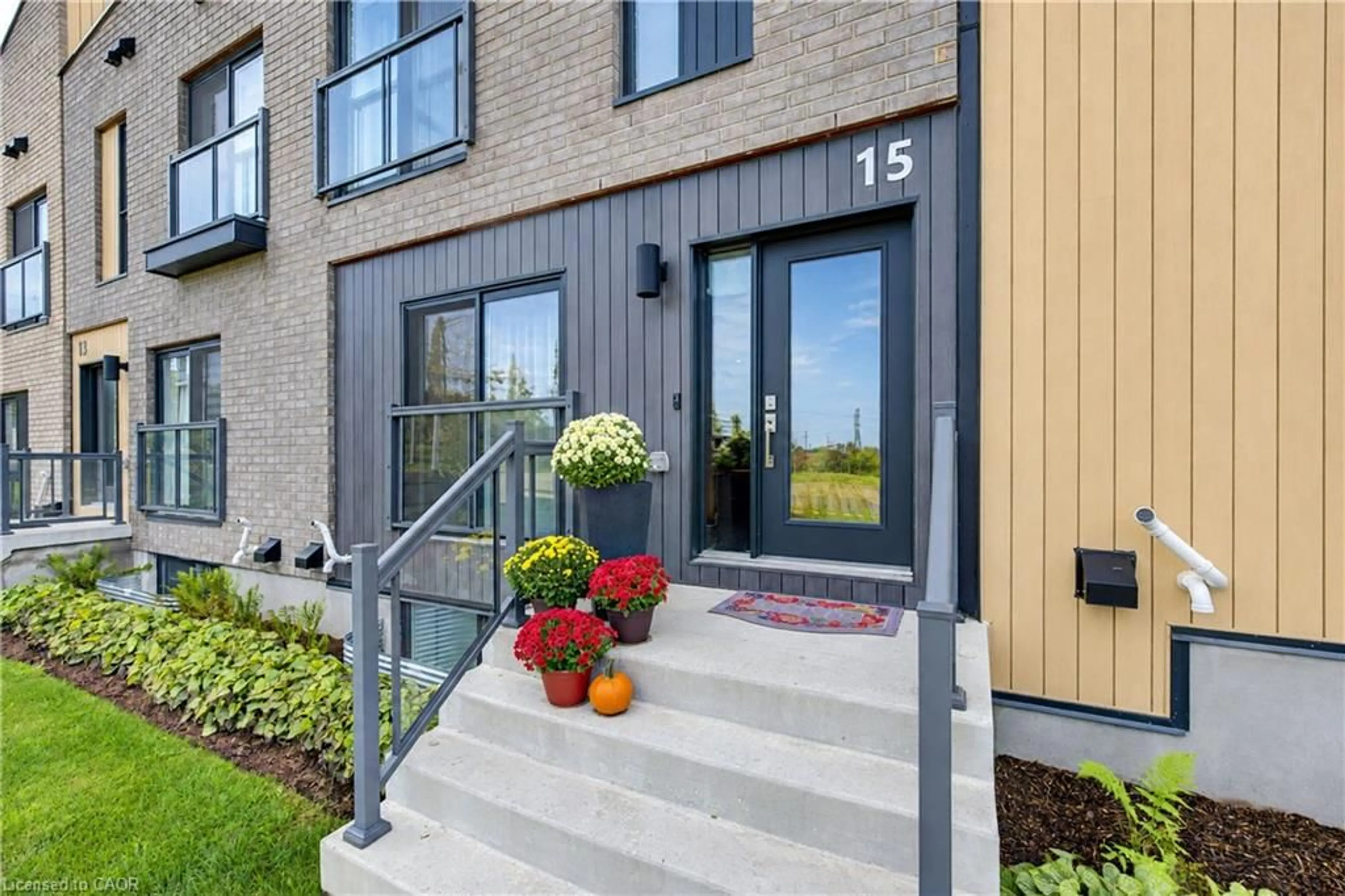 Unknown for 15 Benninger Dr, Kitchener Ontario N2E 0J4