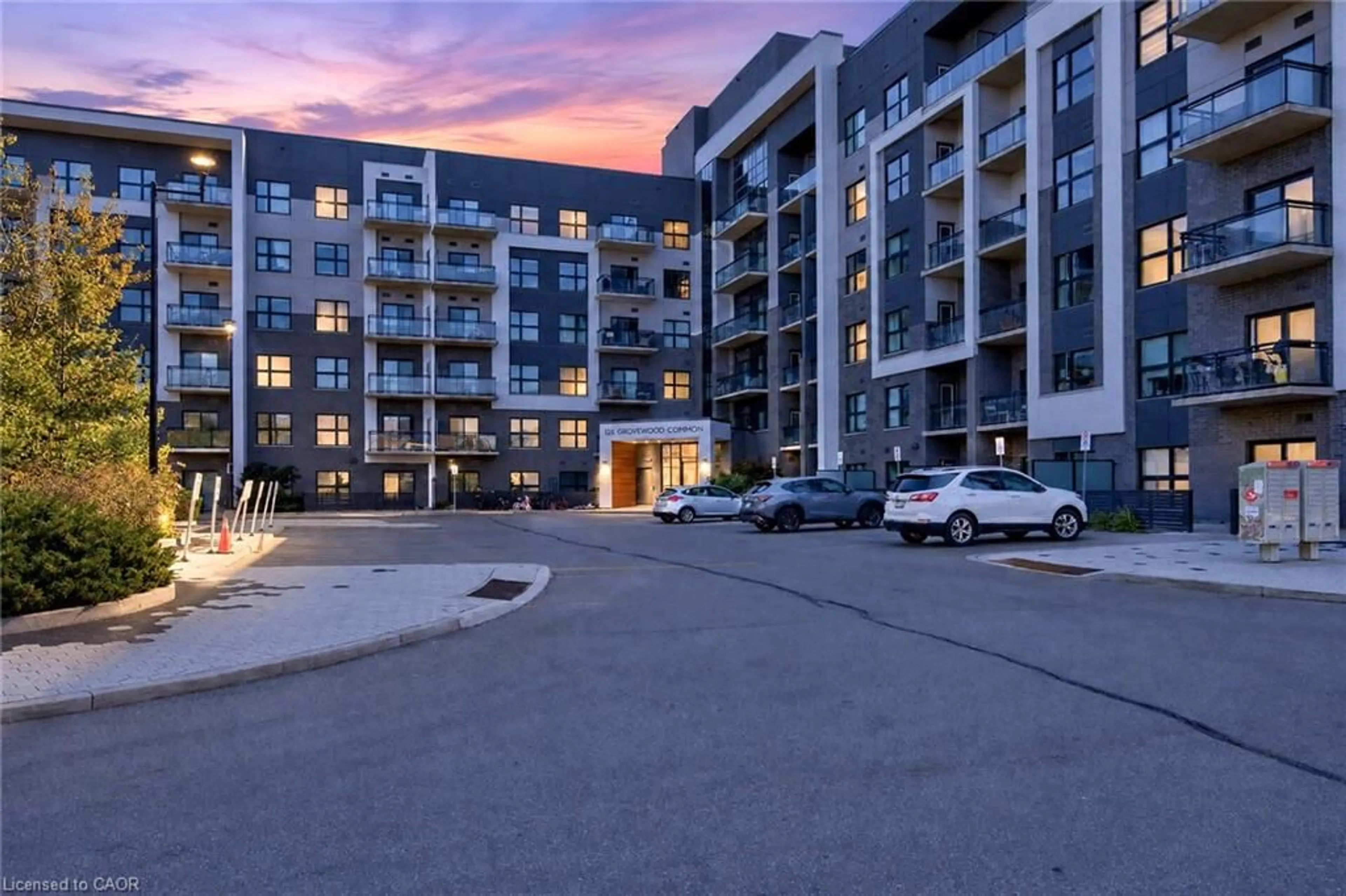 Patio, unknown for 128 Grovewood Common #229, Oakville Ontario L6H 0H3