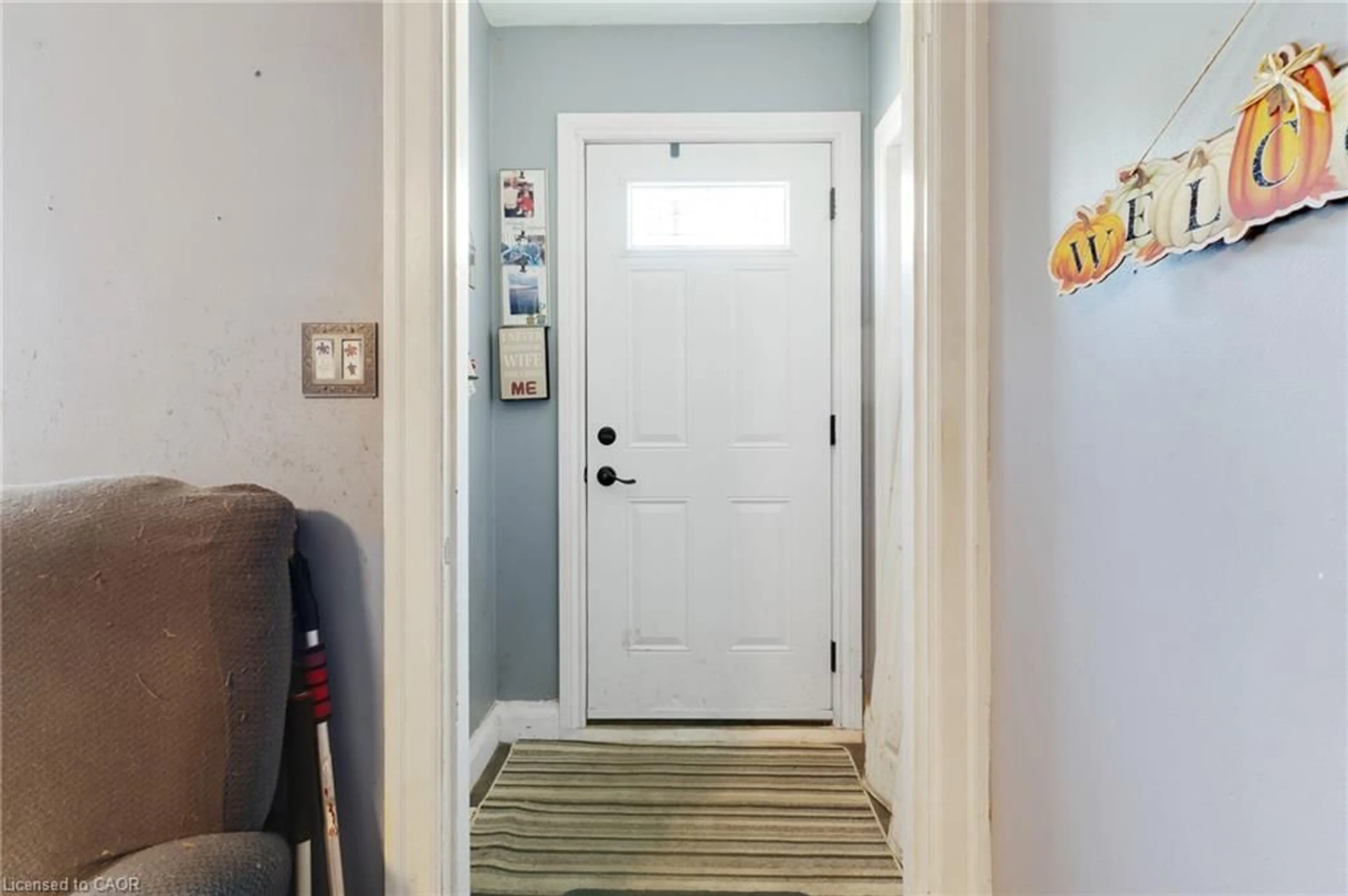 Indoor entryway for 259 West St, Brantford Ontario N3R 3V4