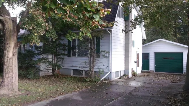 365 Main St, Listowel