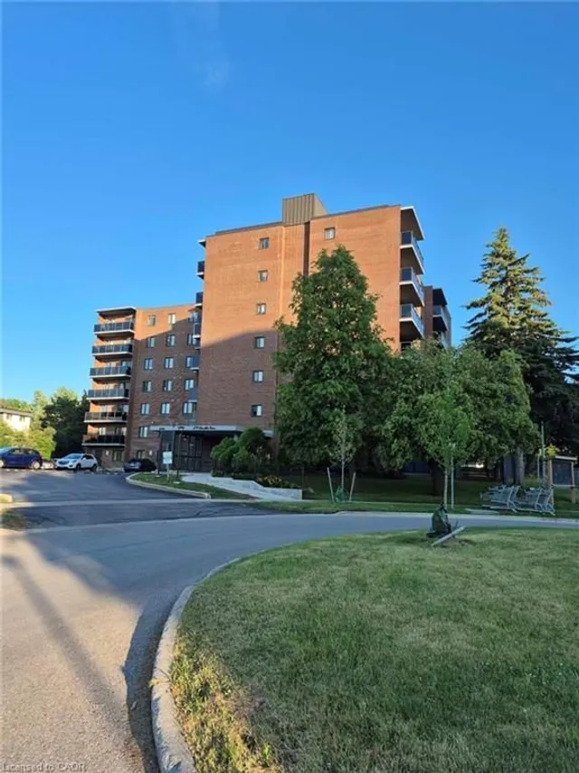 279 Chandler Dr #706, Kitchener 4