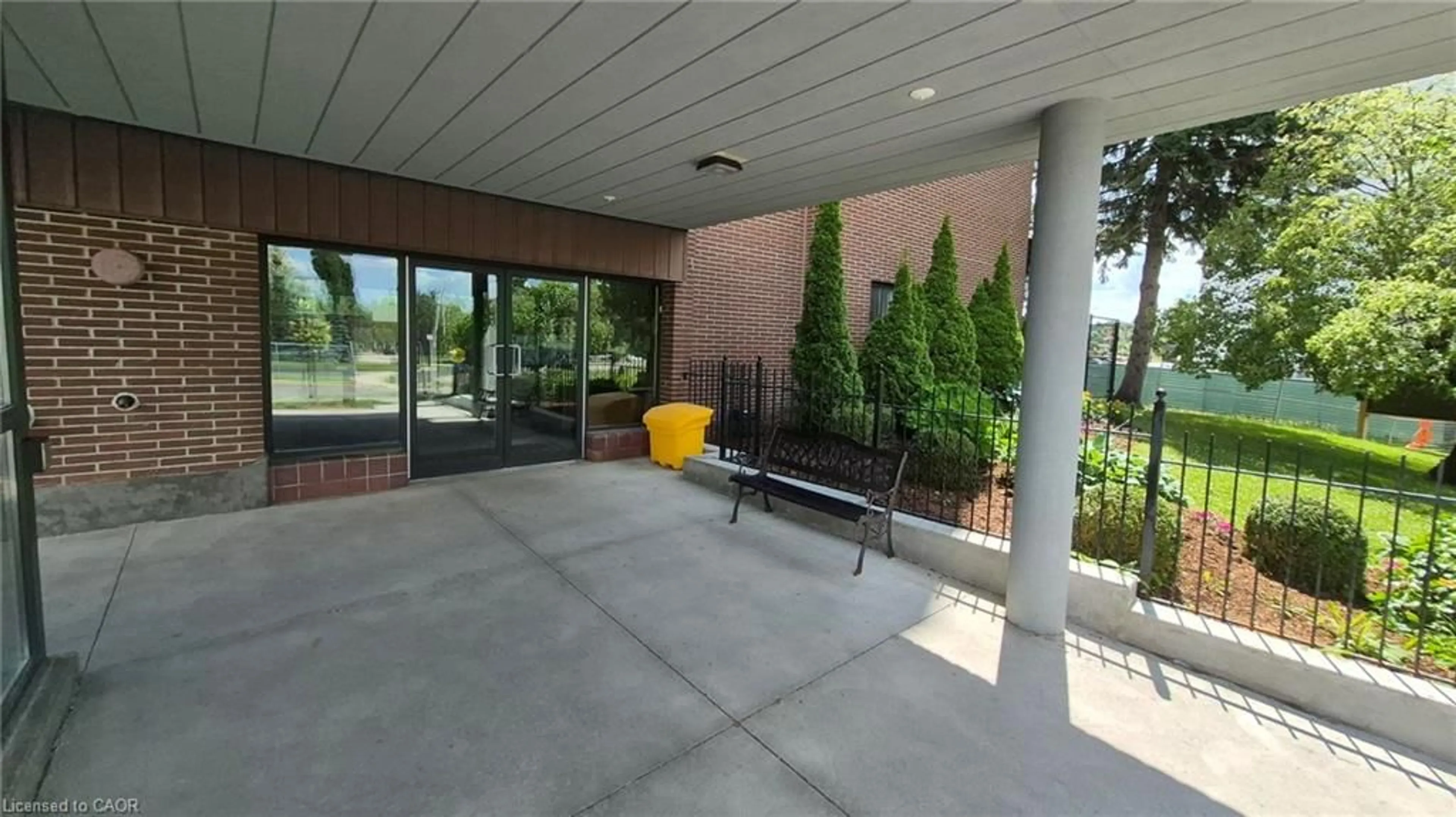 Patio, building for 279 Chandler Dr #706, Kitchener Ontario N2E 1X6