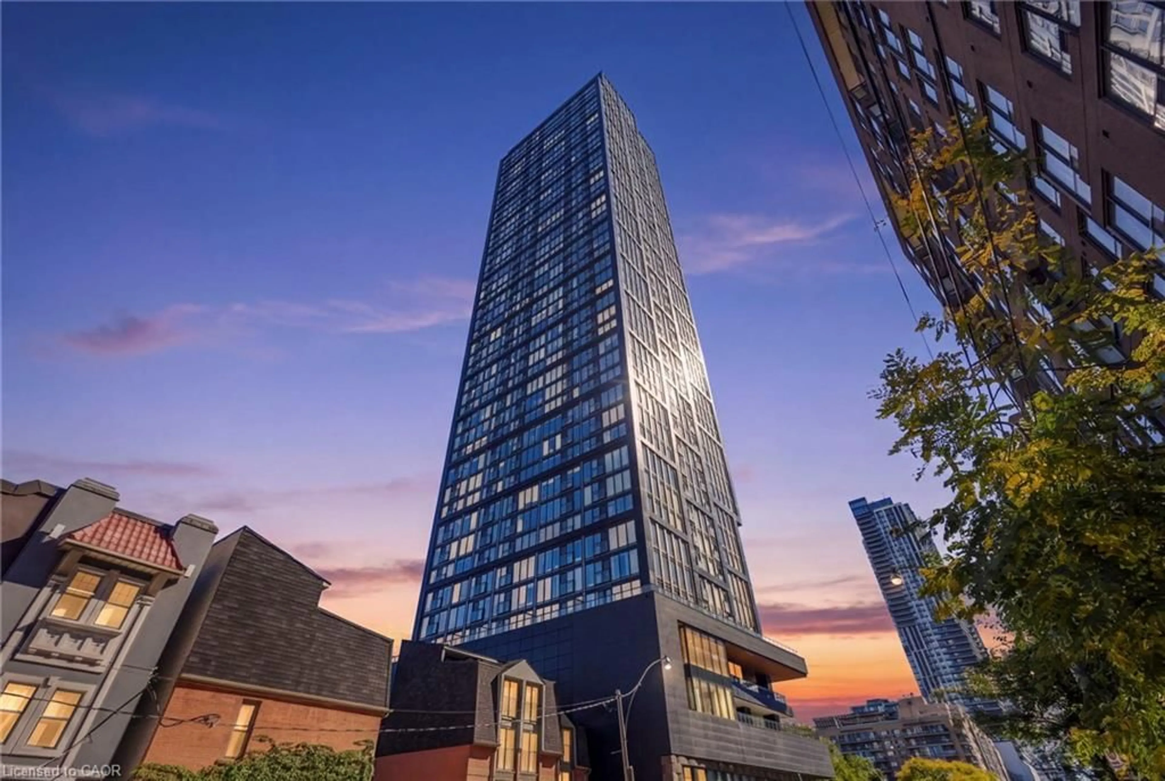 Indoor foyer for 319 Jarvis St #4807, Toronto Ontario M5B 0C8