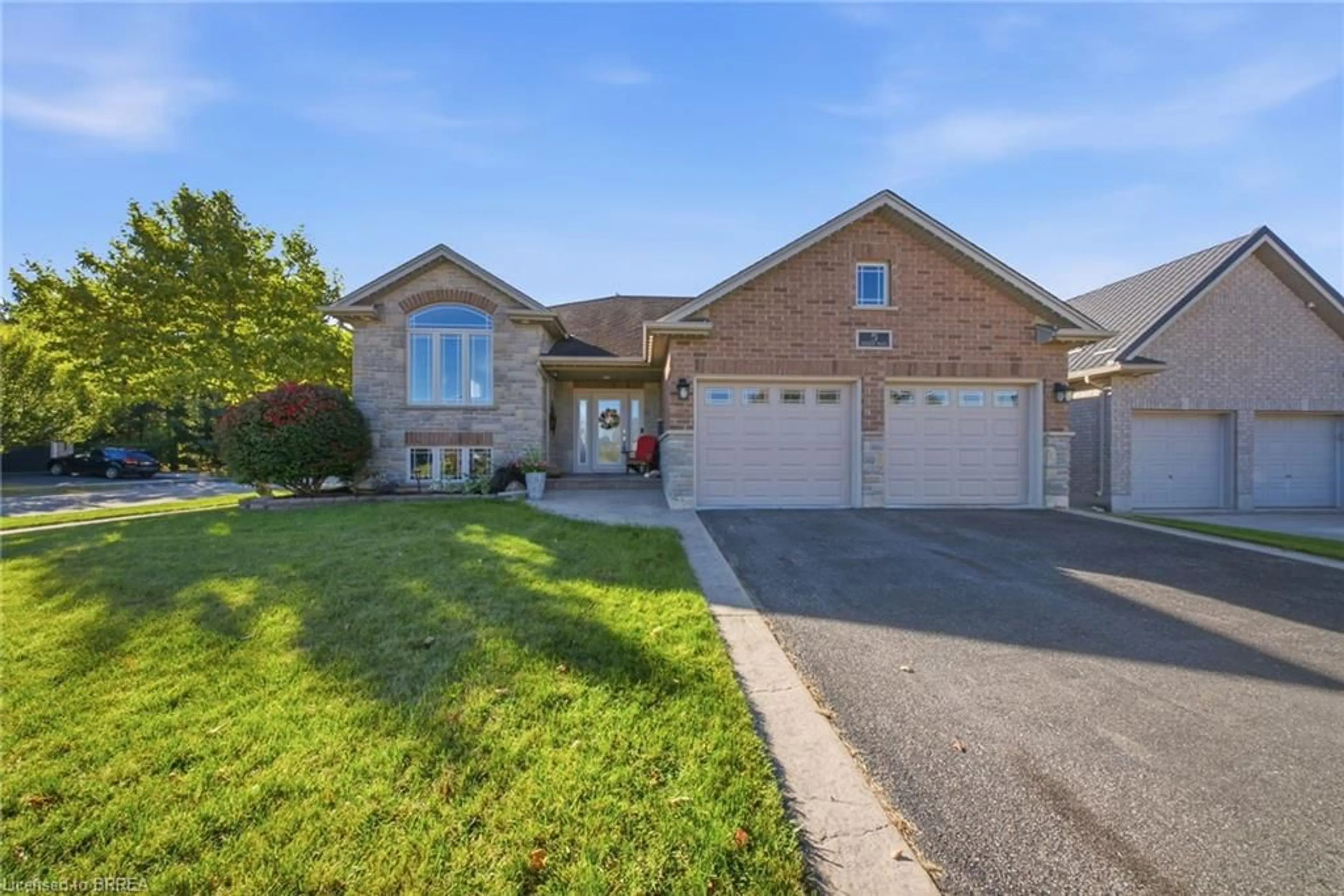 Home with brick exterior material, street for 5 Mission Rd, Brantford Ontario N3S 7X8
