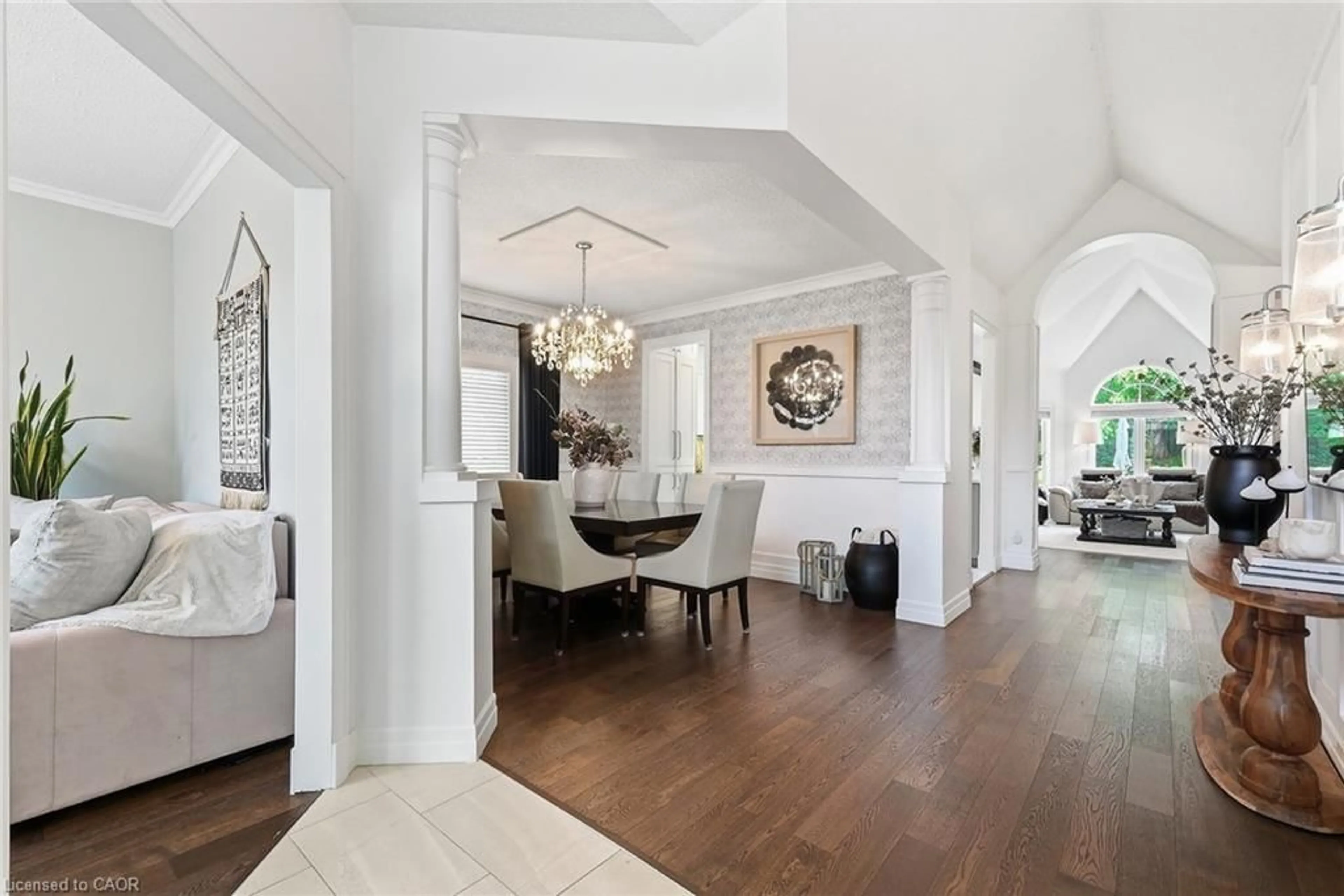 Indoor entryway for 15 Everwood Run, Kitchener Ontario N2P 2B1