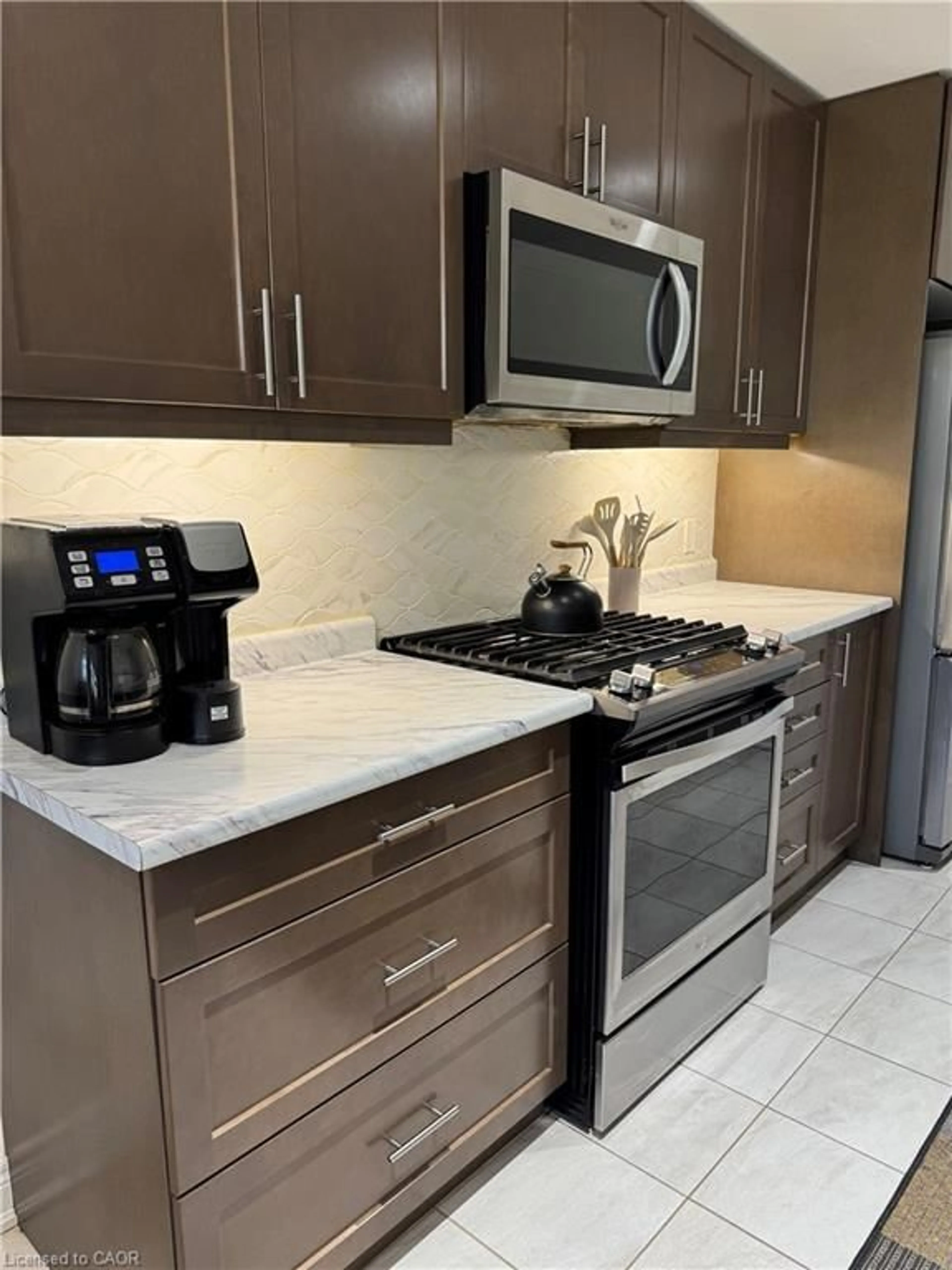 Standard kitchen, ceramic/tile floor for 77 Diana Ave #54, Brantford Ontario N3T 0R6
