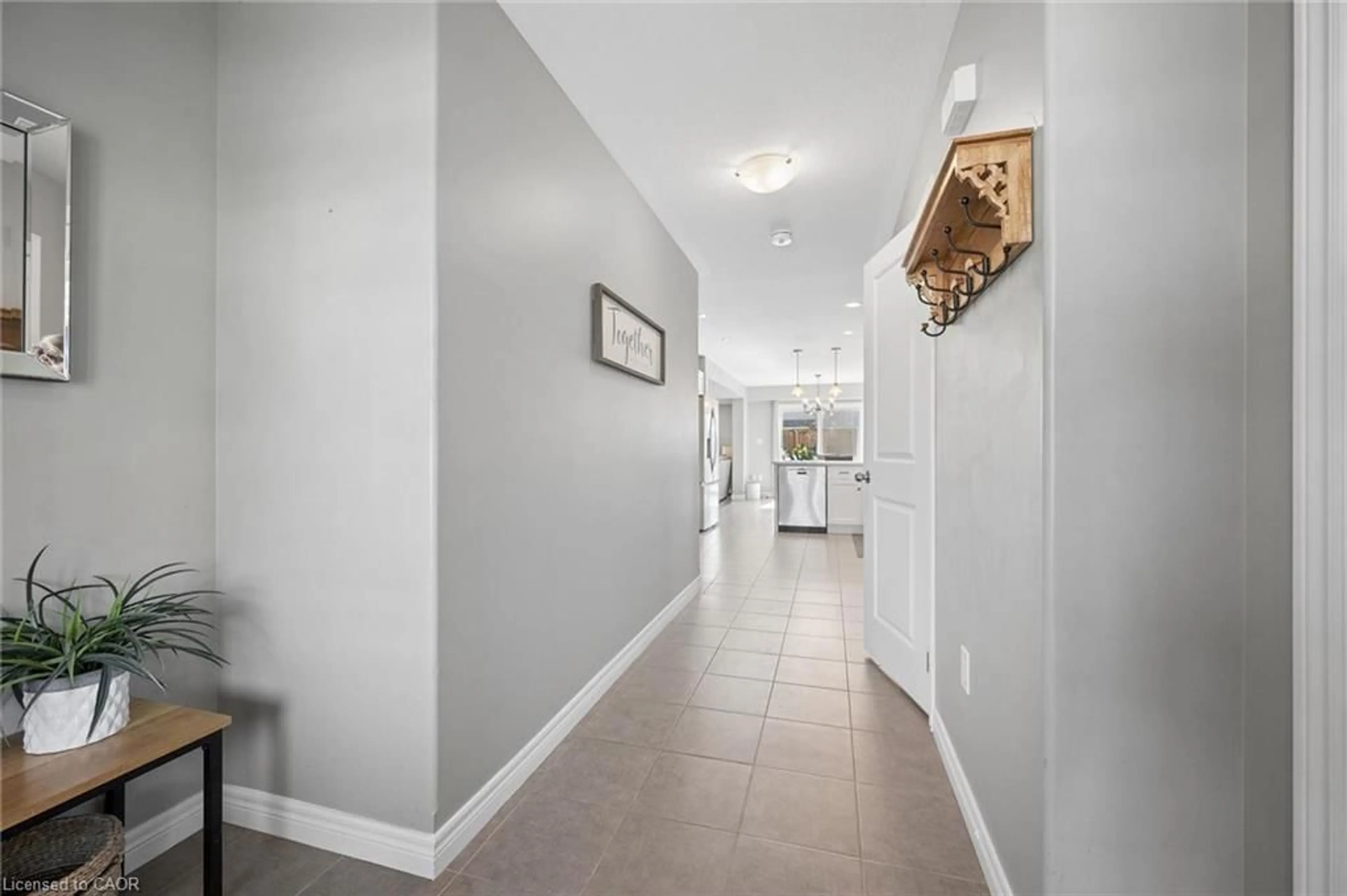 Indoor foyer for 75 Isaac St, Elmira Ontario N3B 1N3