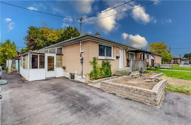 6 Langstone Cres, Halton 2