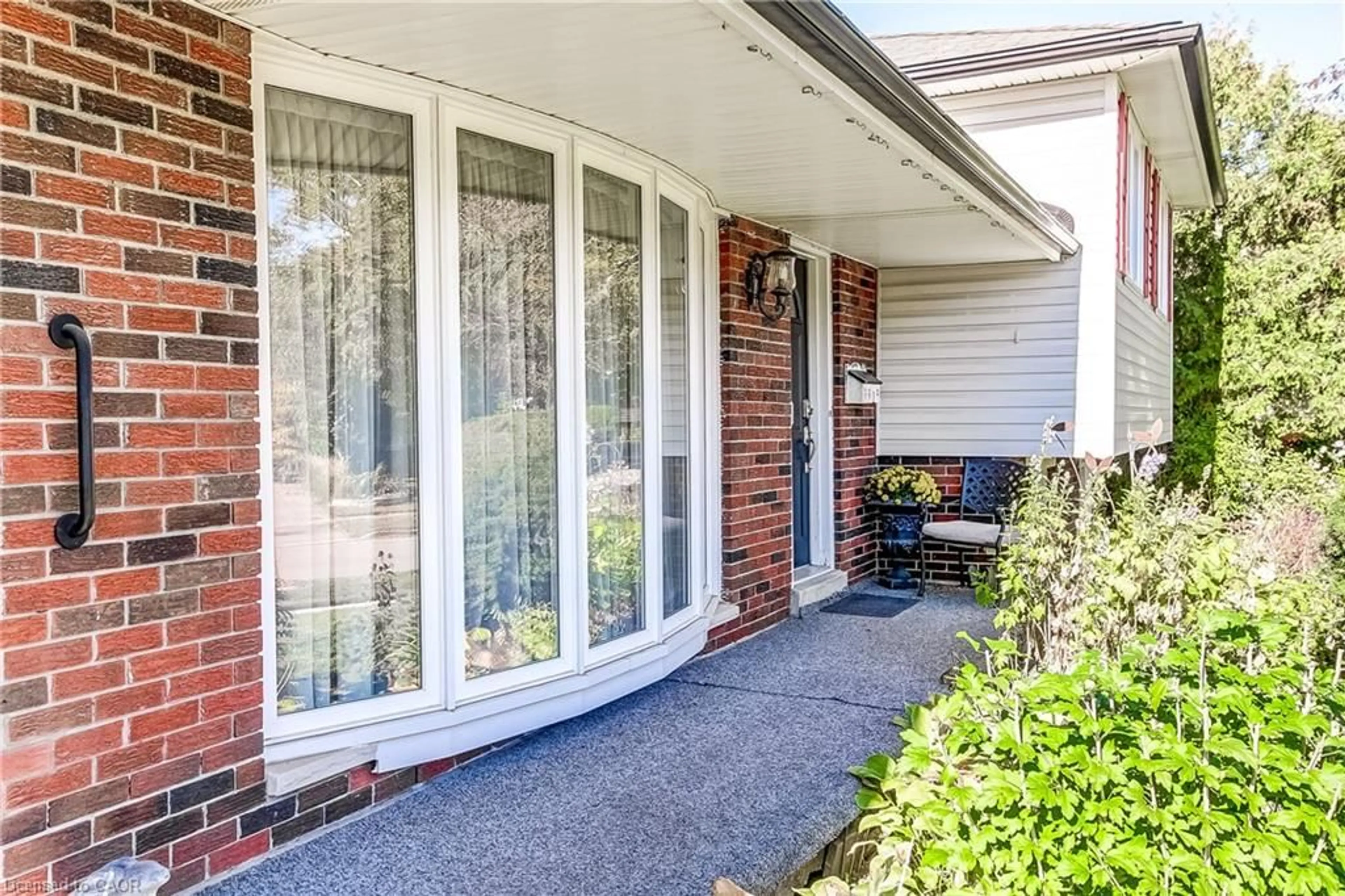 Unknown for 1360 Majestic Dr, Burlington Ontario L7M 1G3